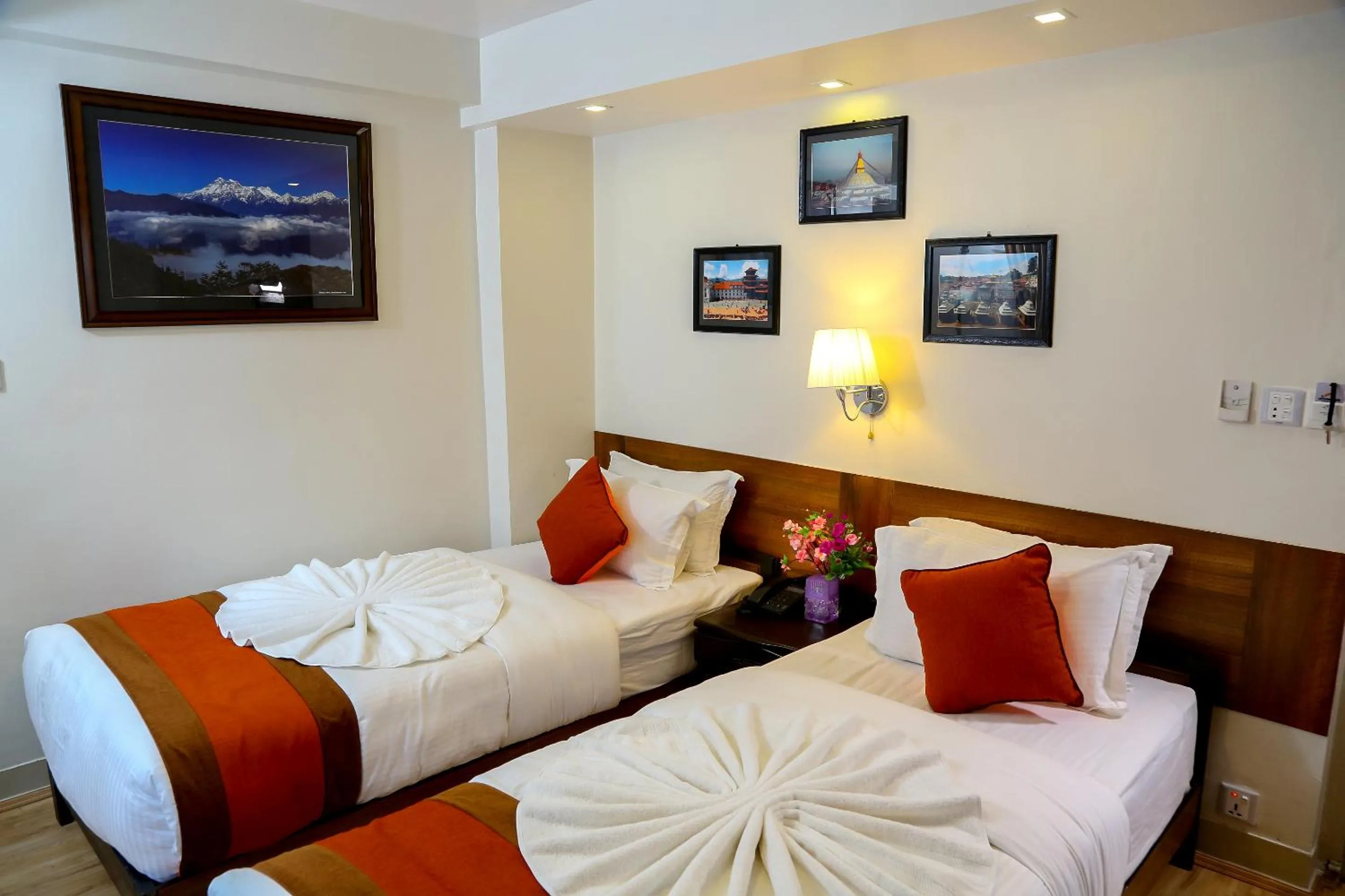 Bedroom, Bed in Hotel Himalayan Oasis