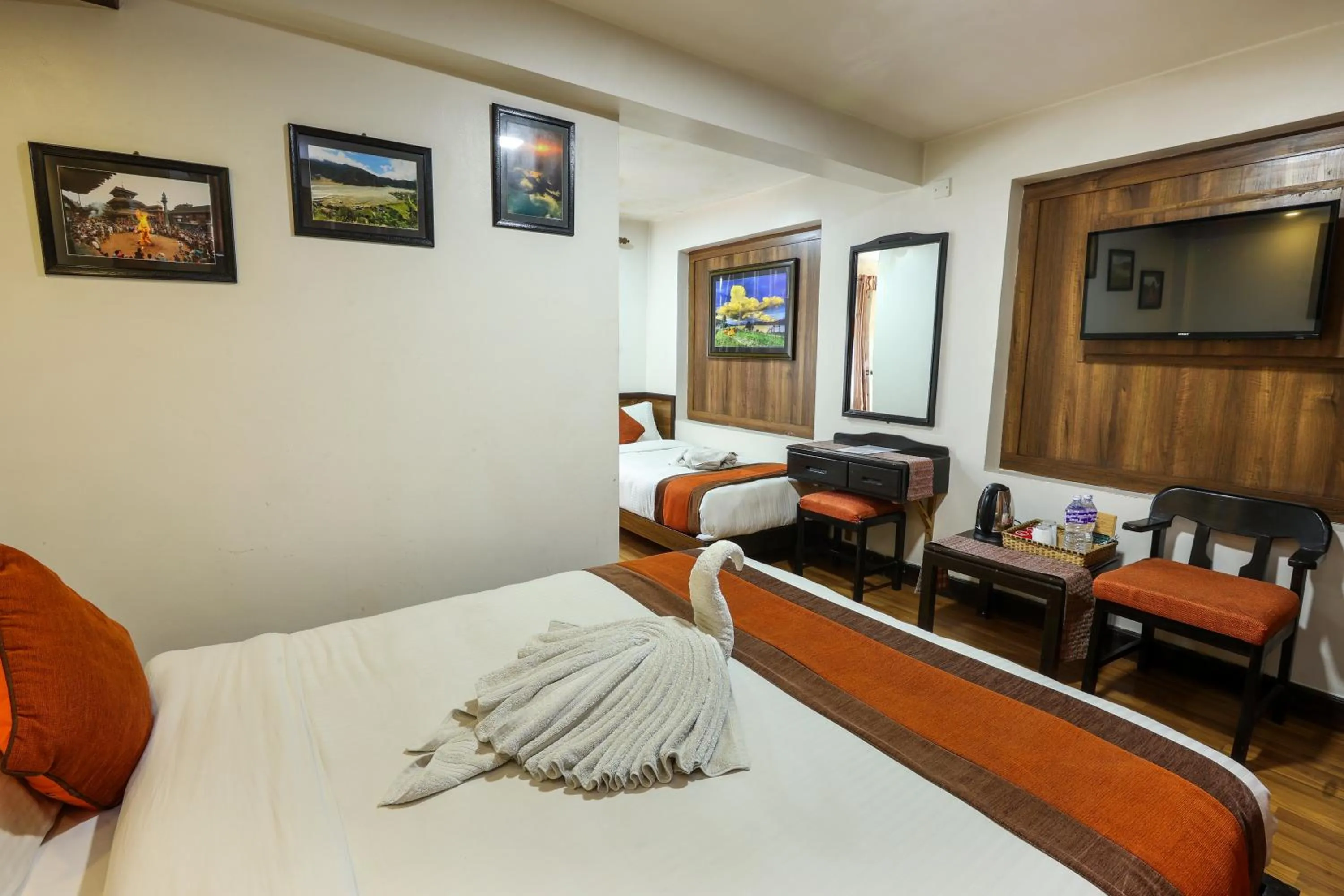 TV and multimedia, Bed in Hotel Himalayan Oasis