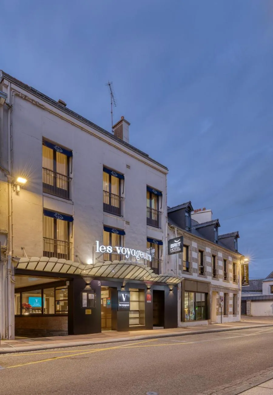 Property building in Brit Hotel Les Voyageurs