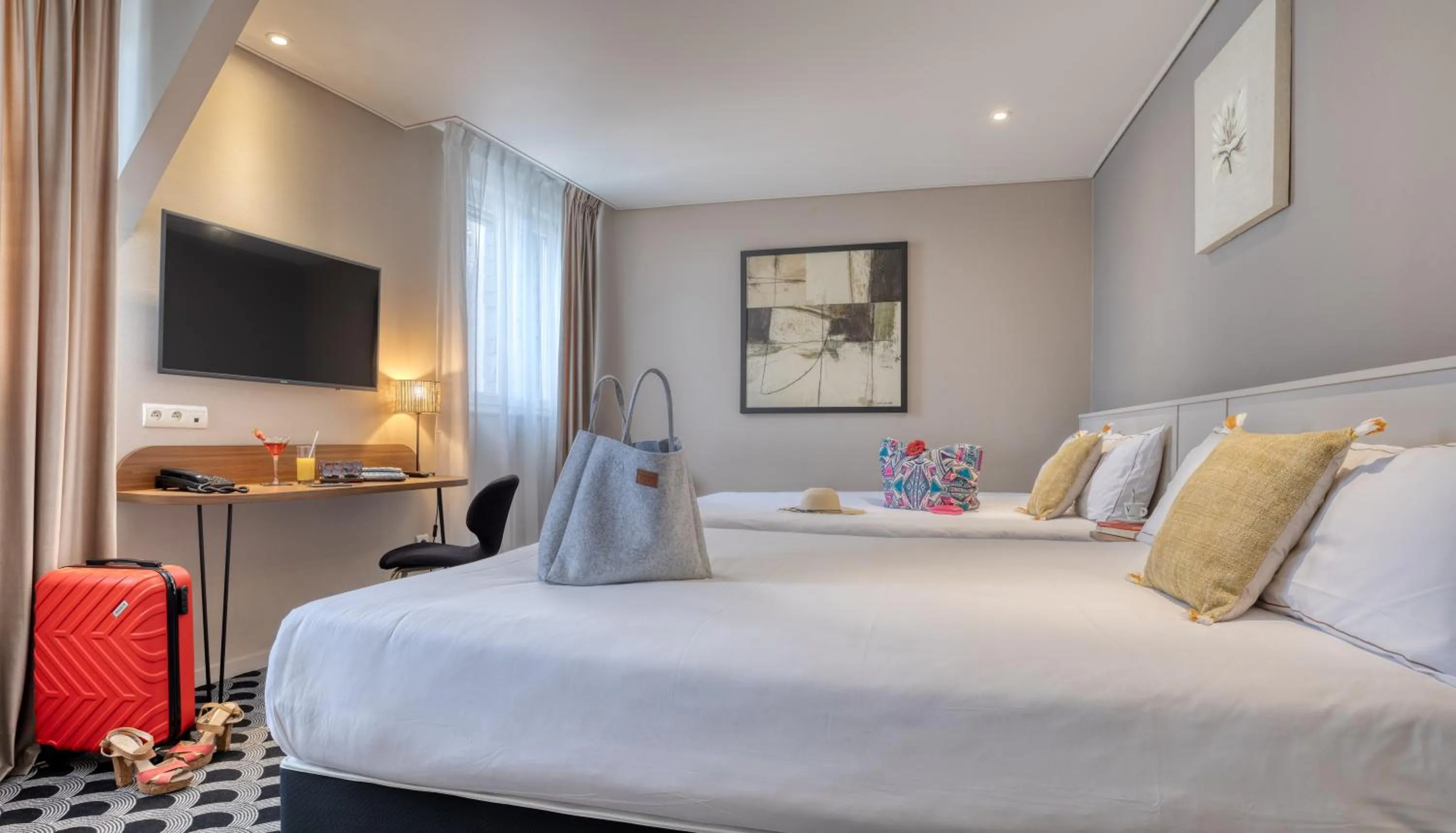 Photo of the whole room, Bed in Brit Hotel Les Voyageurs