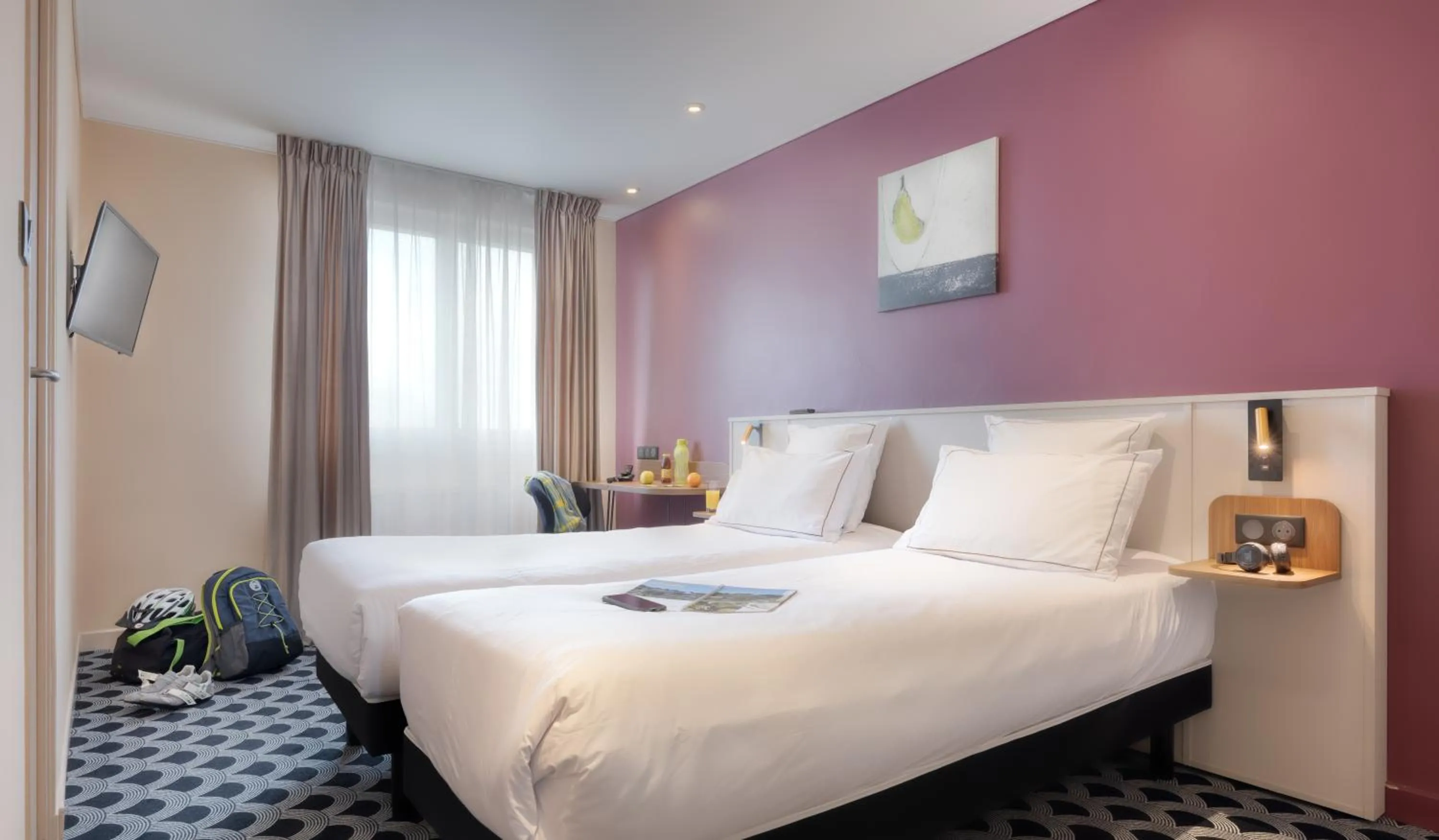 Photo of the whole room, Bed in Brit Hotel Les Voyageurs