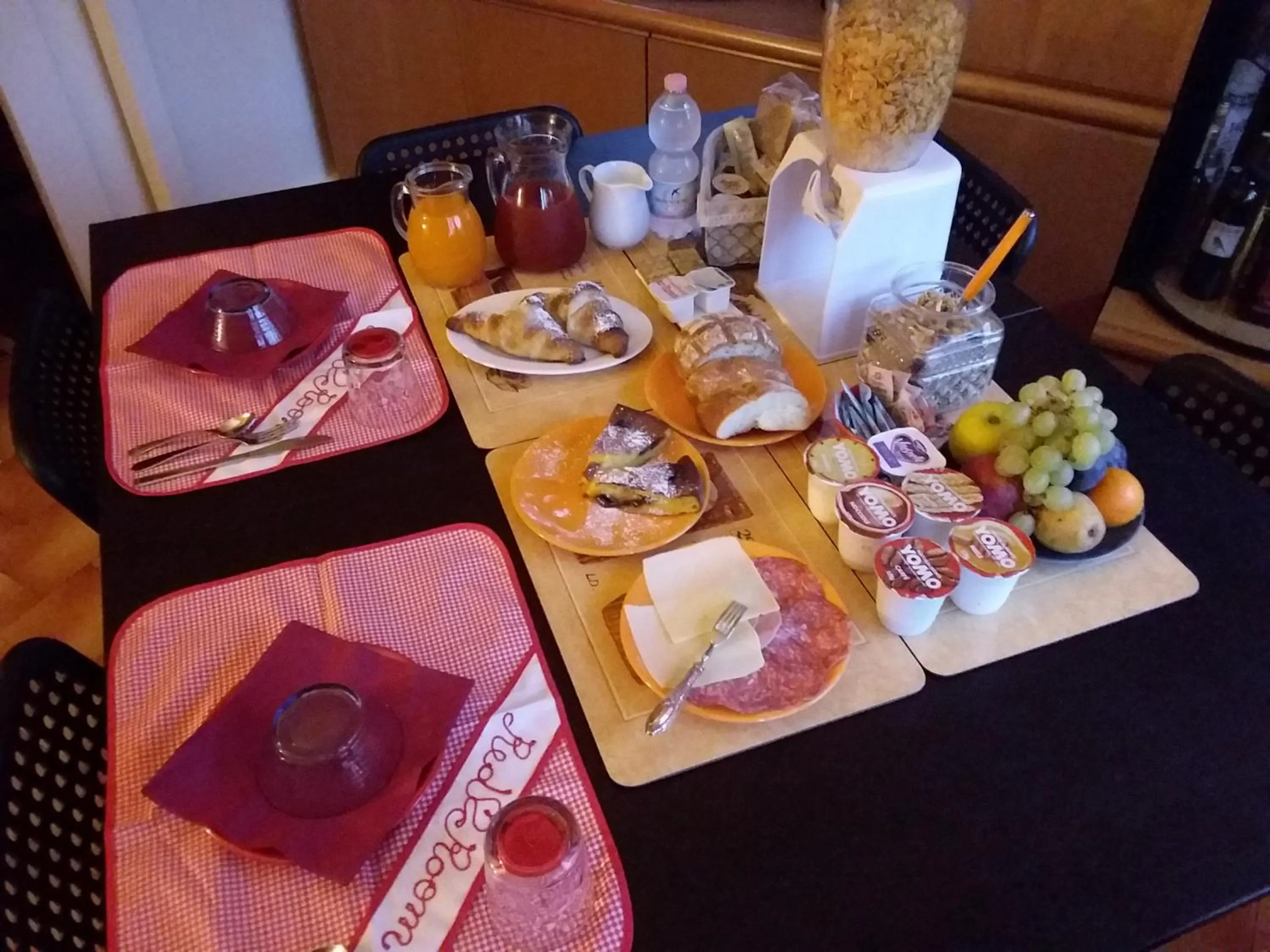 Breakfast in Orange House