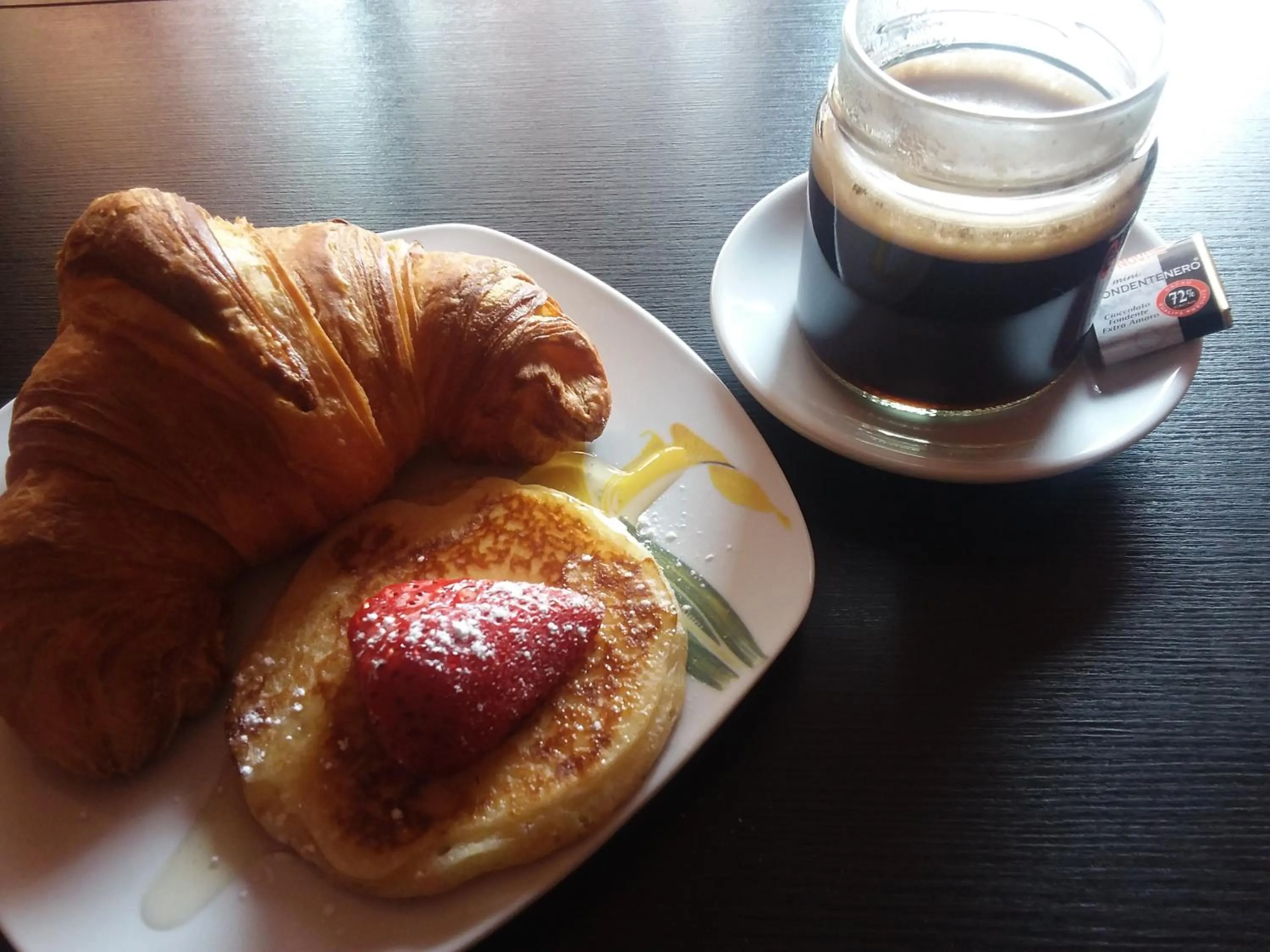 Breakfast in Orange House