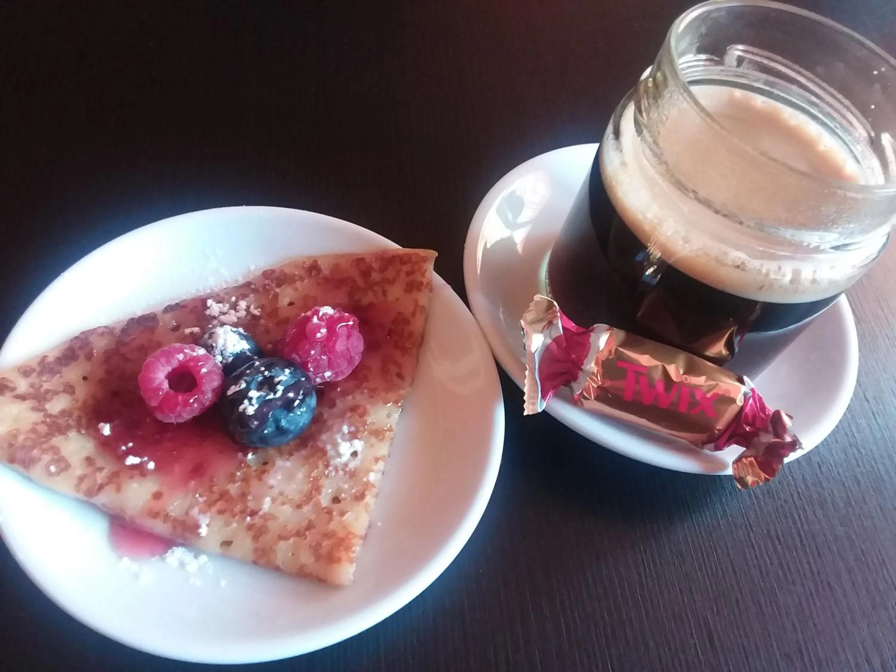 Breakfast in Orange House