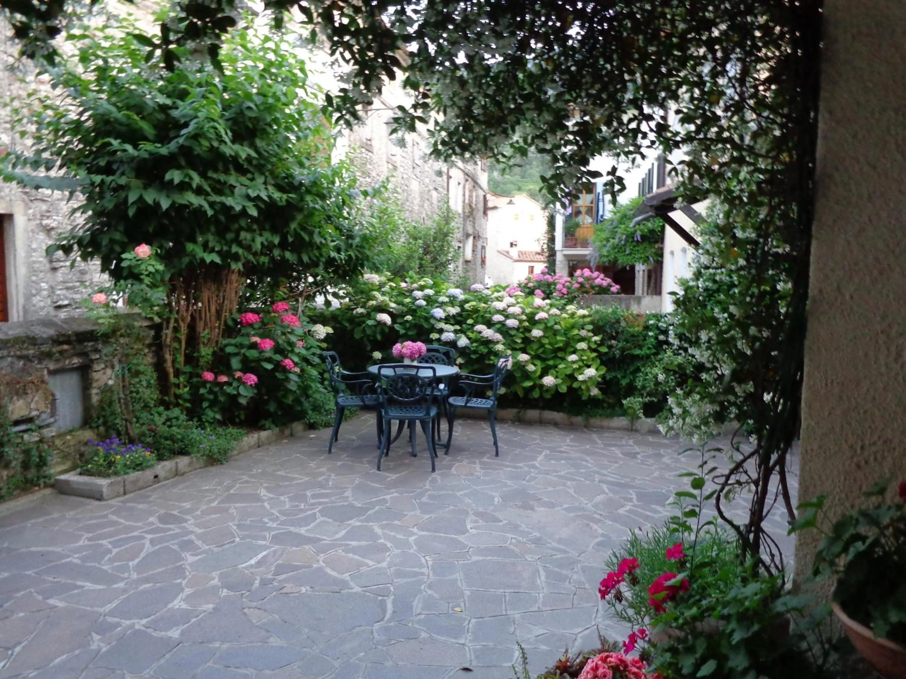 Summer in Bed and Breakfast Isabella