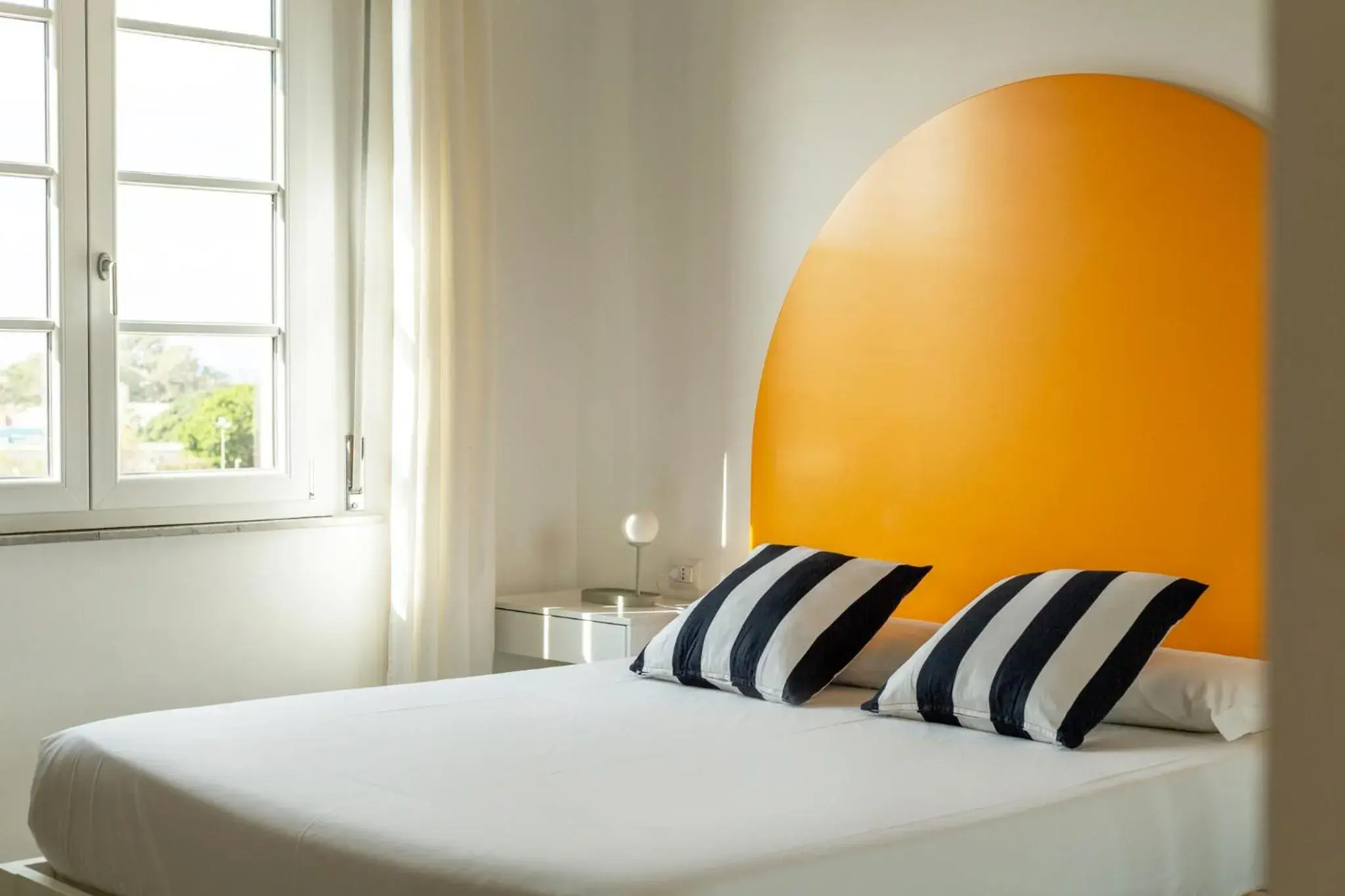 Deluxe Queen Room - single occupancy in Spacebility City - self check-in Deluxe Queen Room - single occupancy in Spacebility City - self check-in