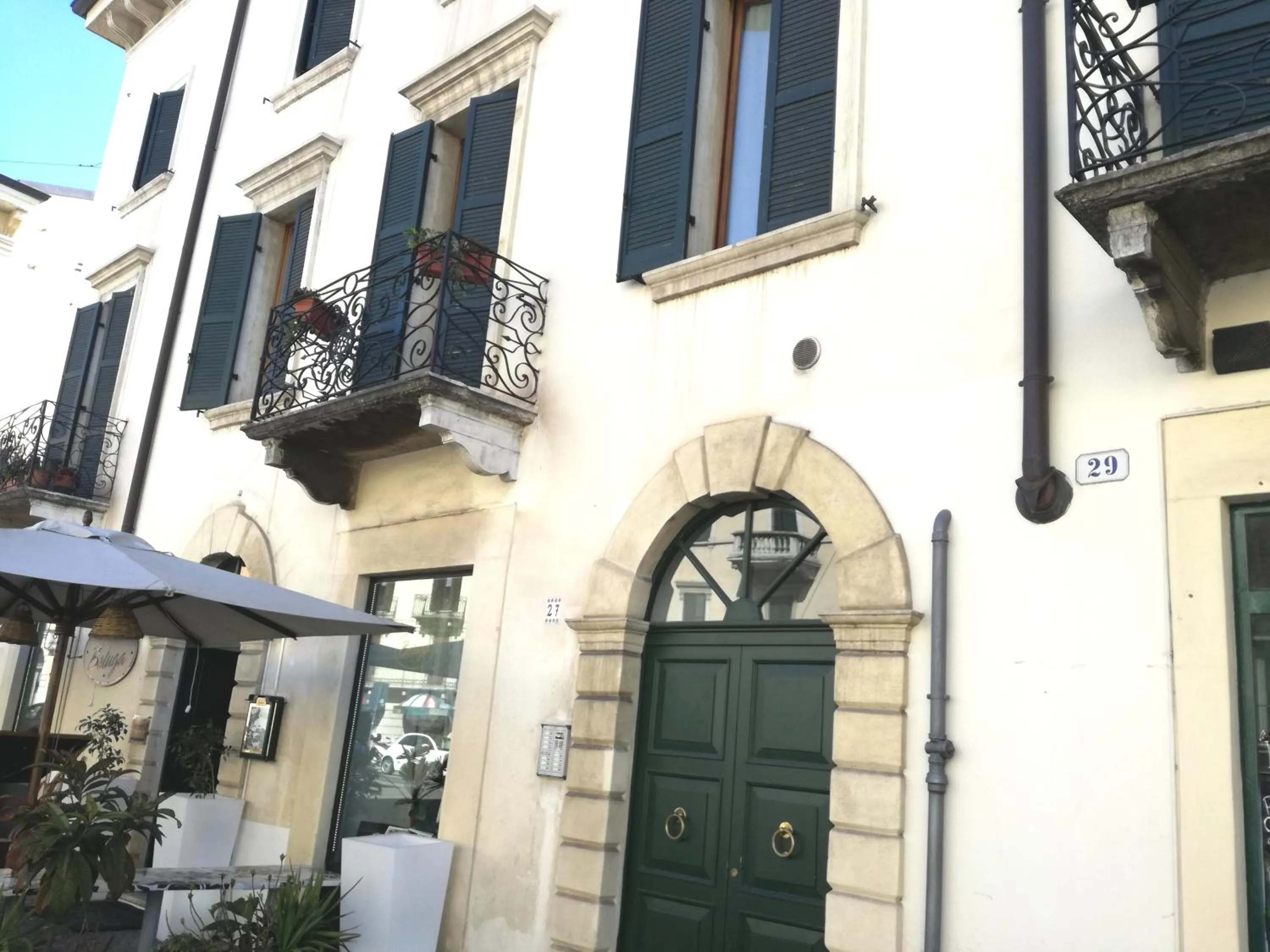 Facade/entrance in Verona Relais + Private parking