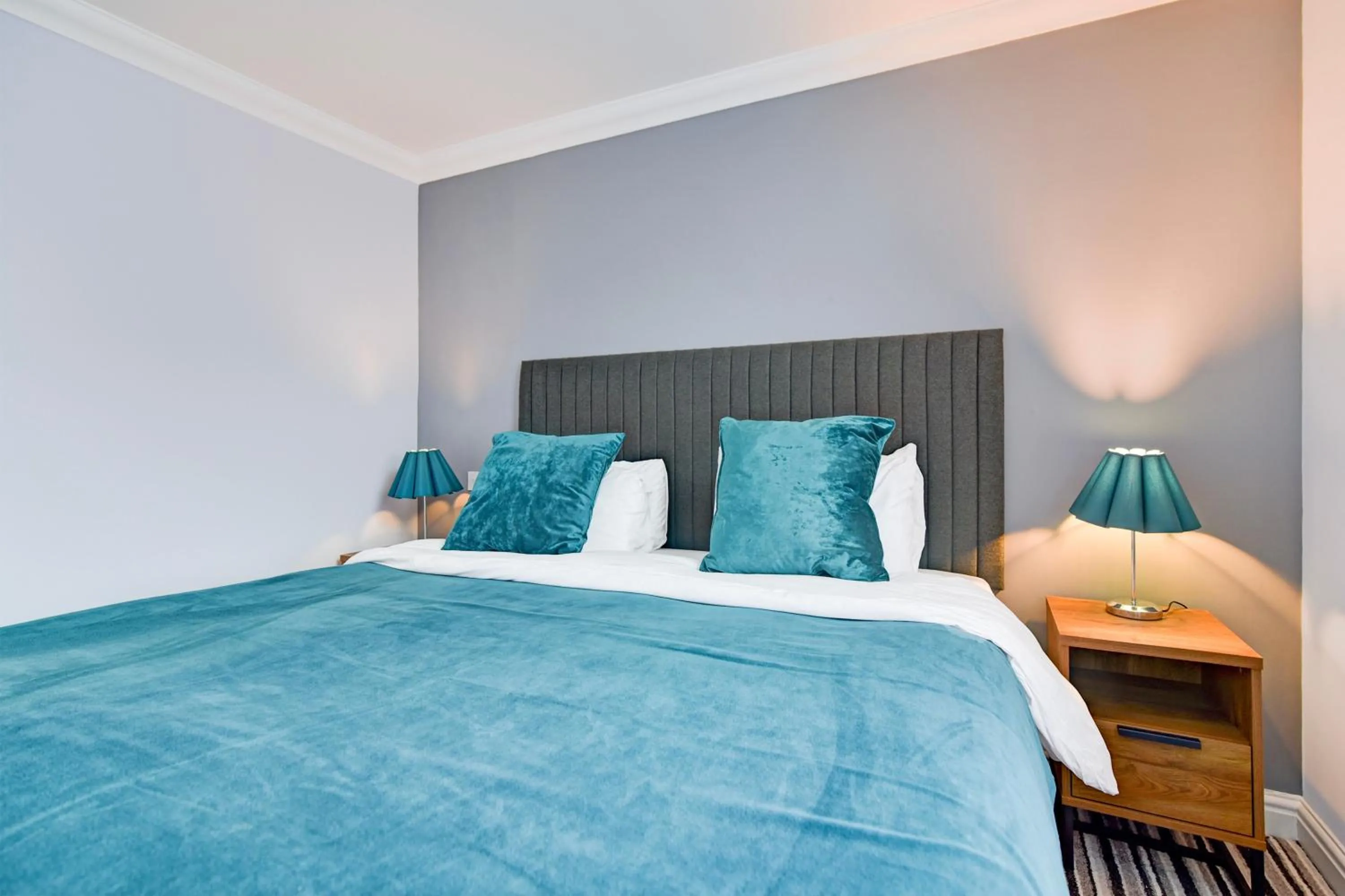 Bedroom, Bed in Aston Court Derby City Centre by Belvilla