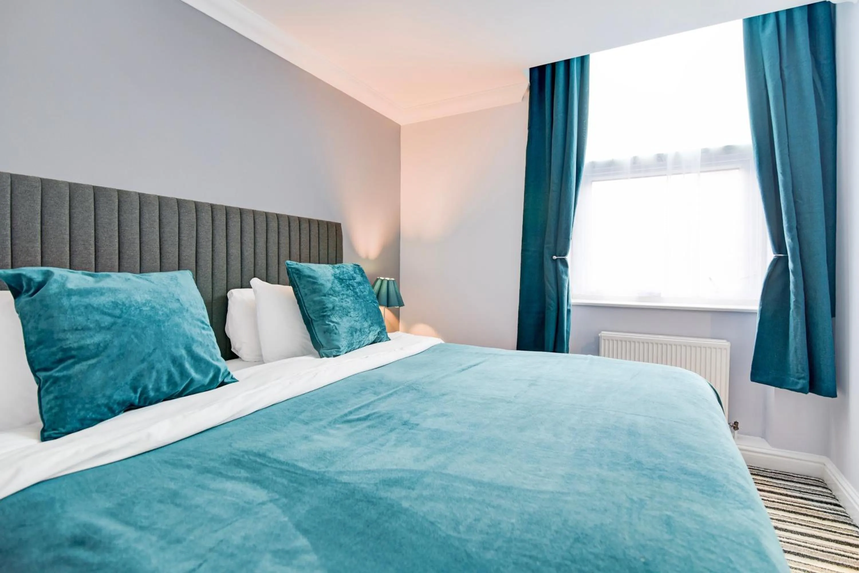 Bedroom, Bed in Aston Court Derby City Centre by Belvilla