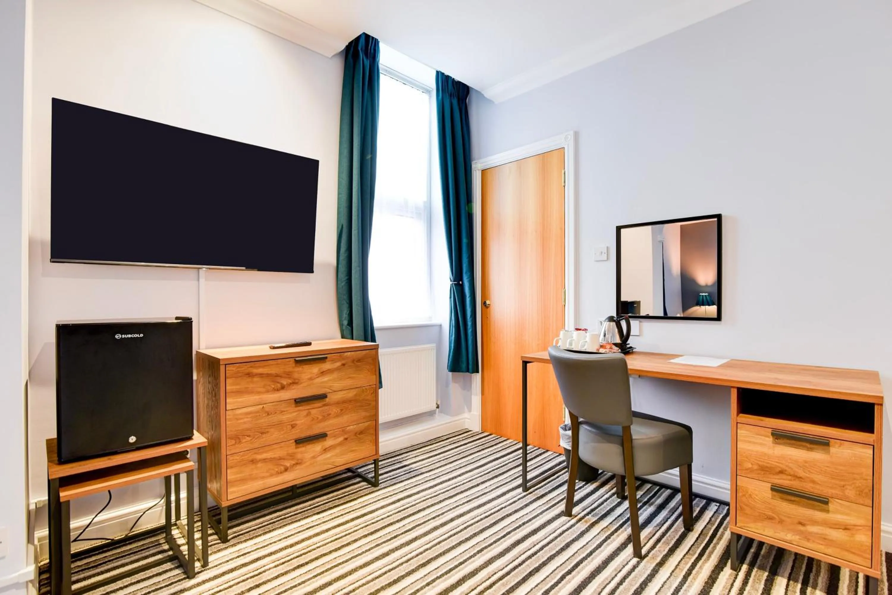 Bedroom in Aston Court Derby City Centre by Belvilla