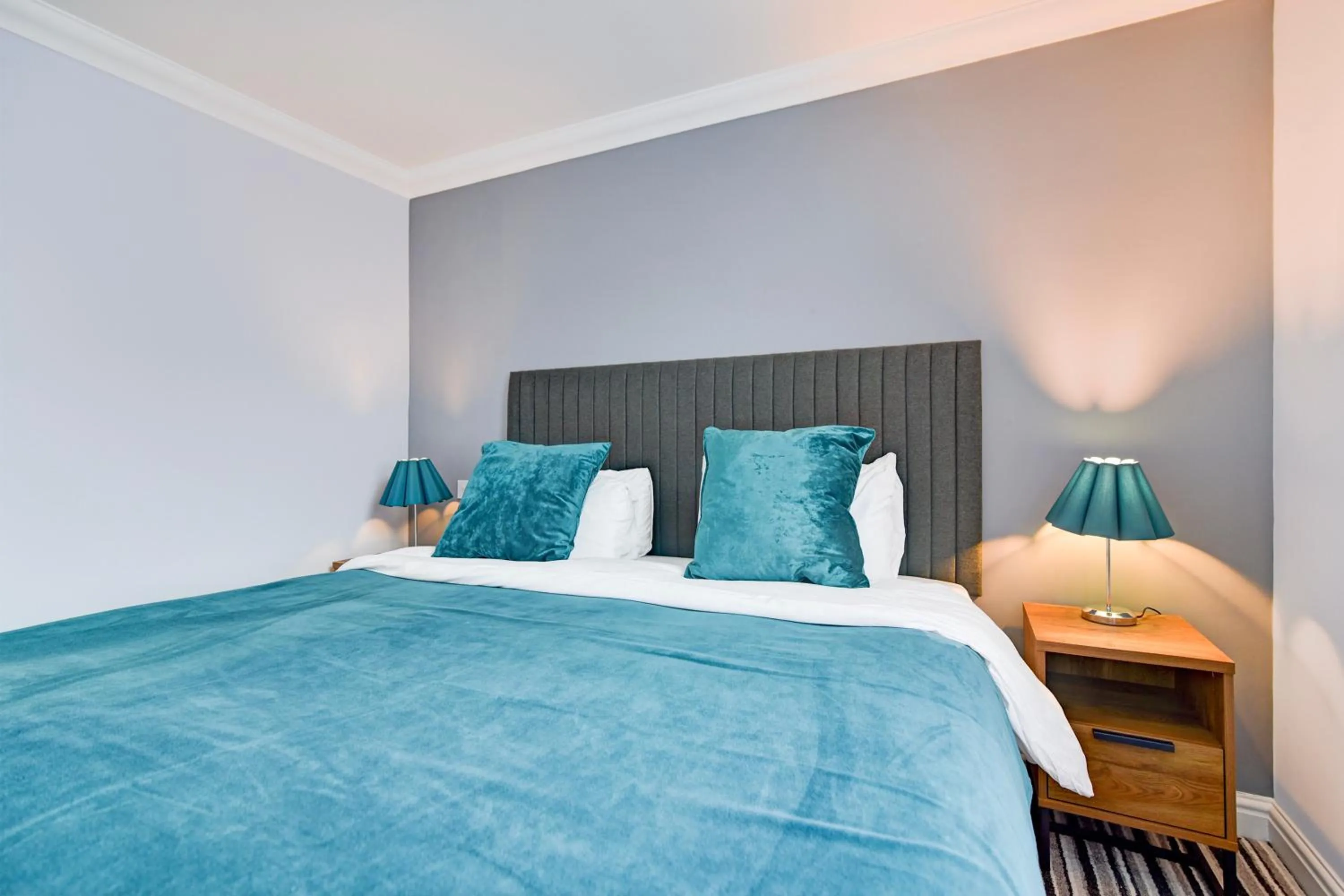 Bedroom, Bed in Aston Court Derby City Centre by Belvilla