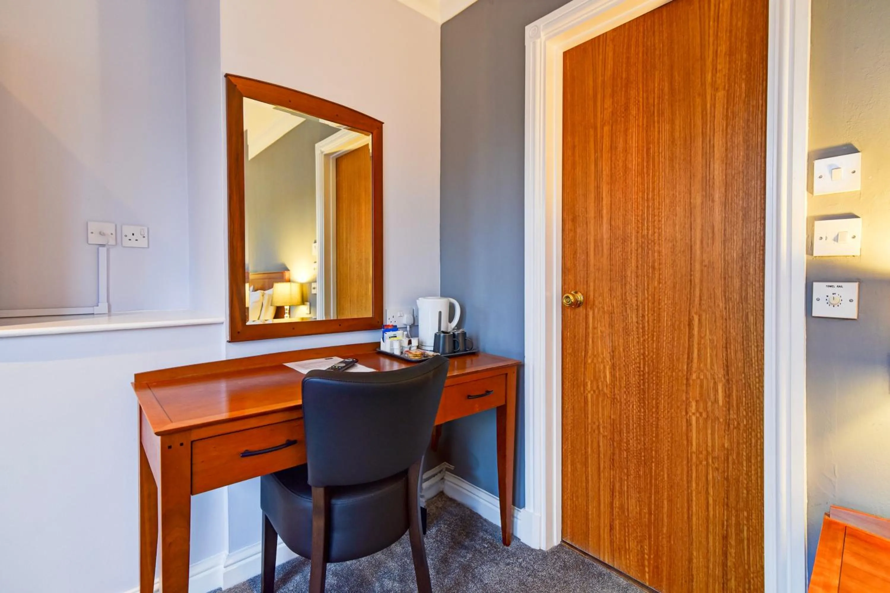 Bedroom in Aston Court Derby City Centre by Belvilla