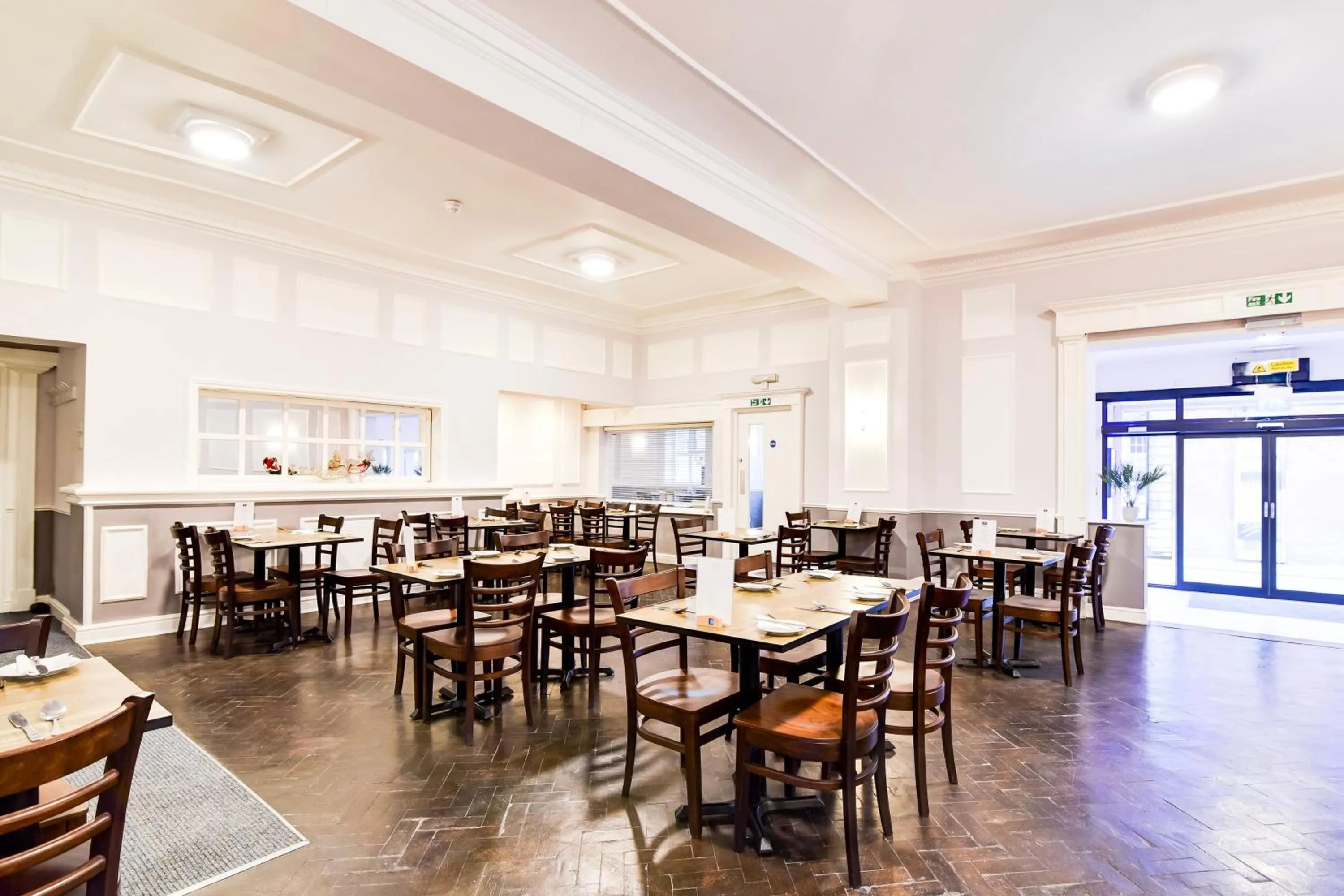 Restaurant/places to eat in Aston Court Derby City Centre by Belvilla