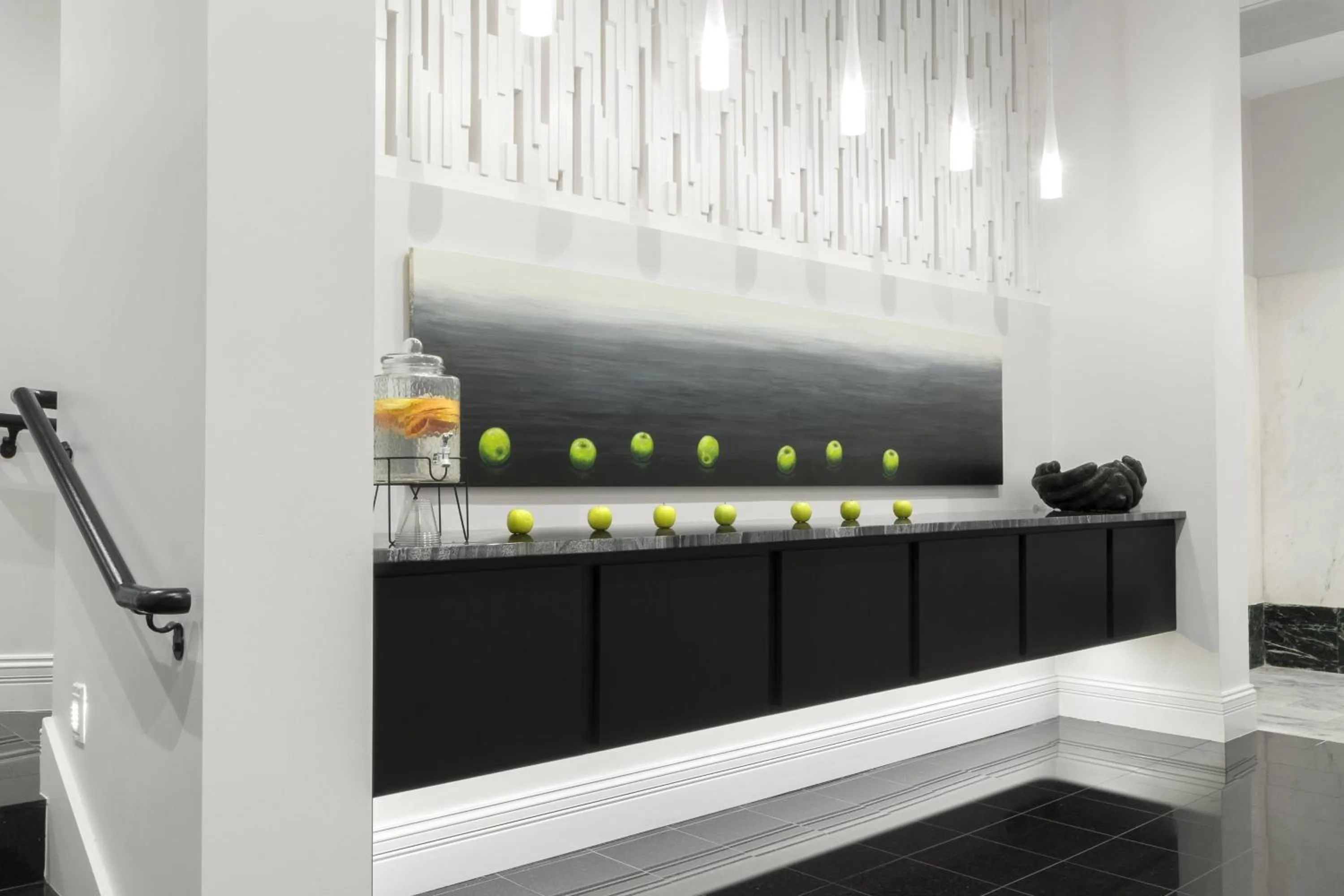 Lounge or bar in The Current Iowa, Autograph Collection