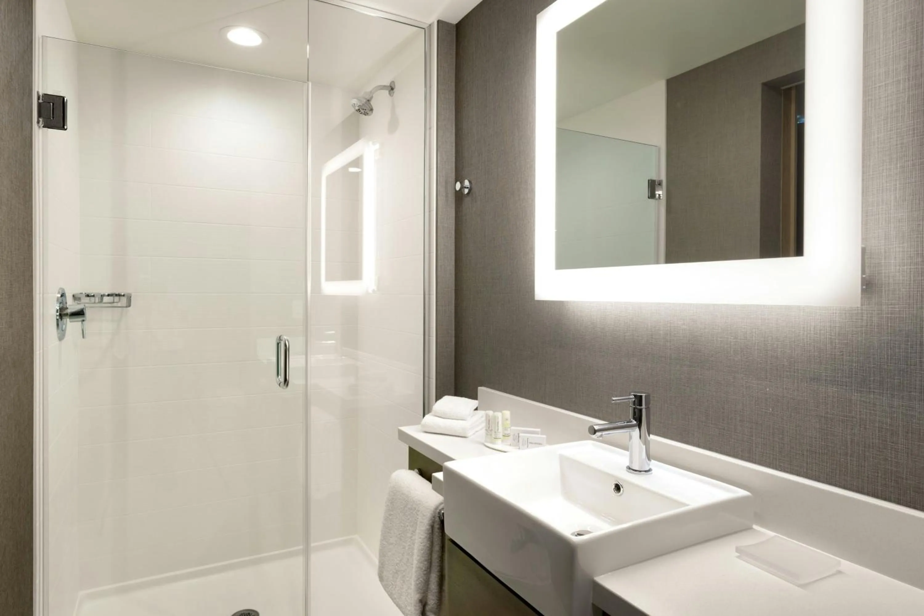 Bathroom in SpringHill Suites by Marriott Salt Lake City-South Jordan