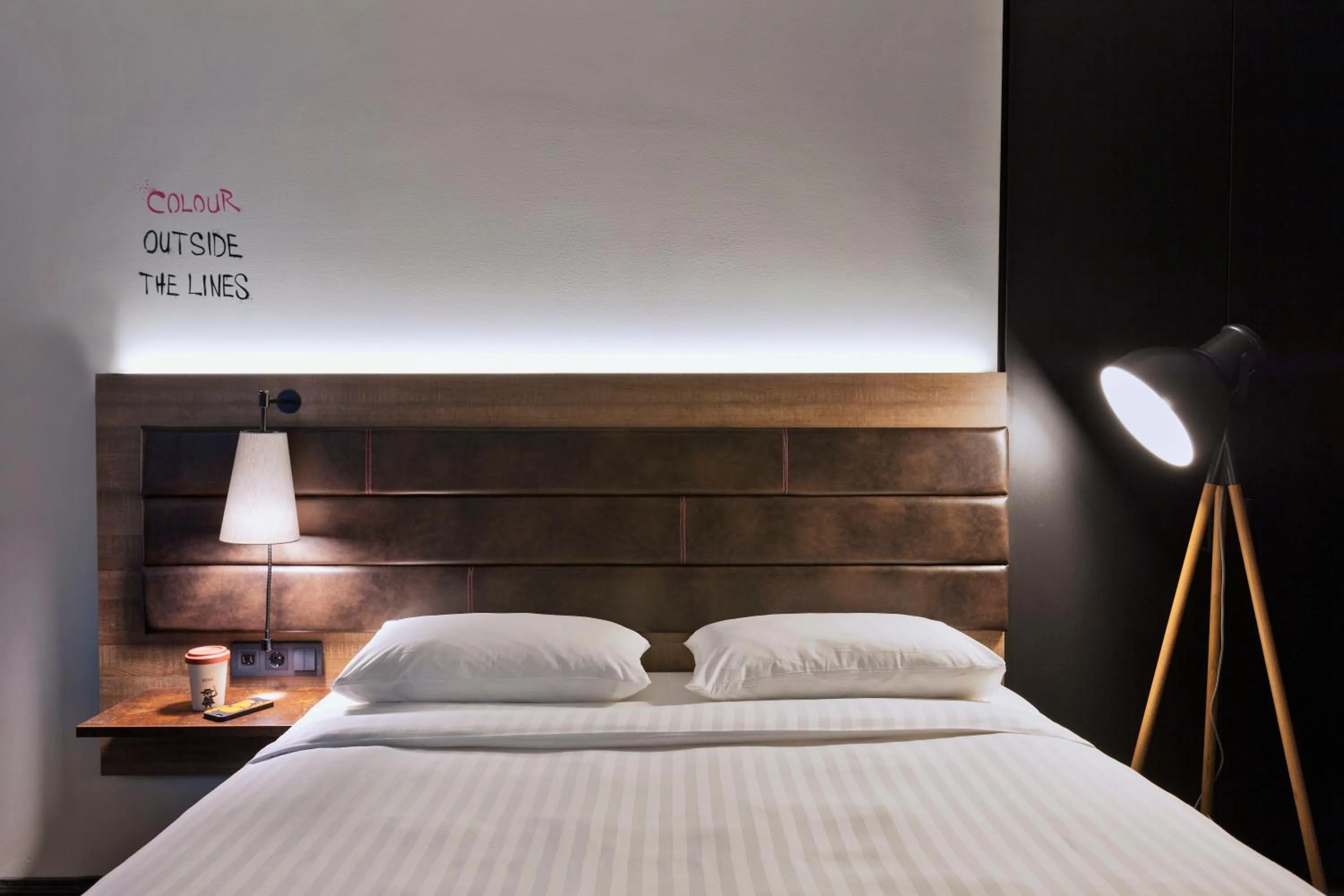 Photo of the whole room, Bed in MOXY Frankfurt East