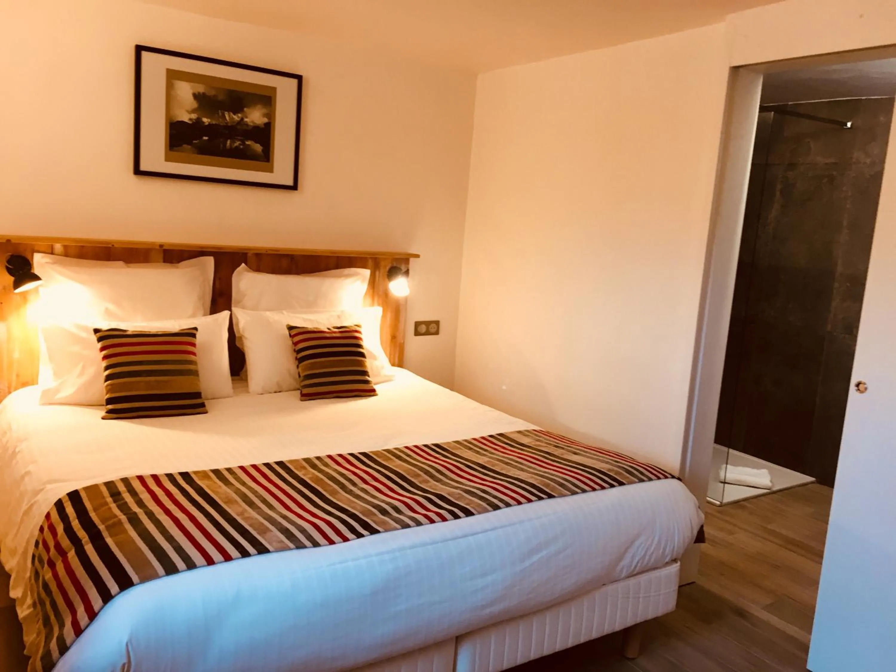 Night, Bed in Auberge Quintessence