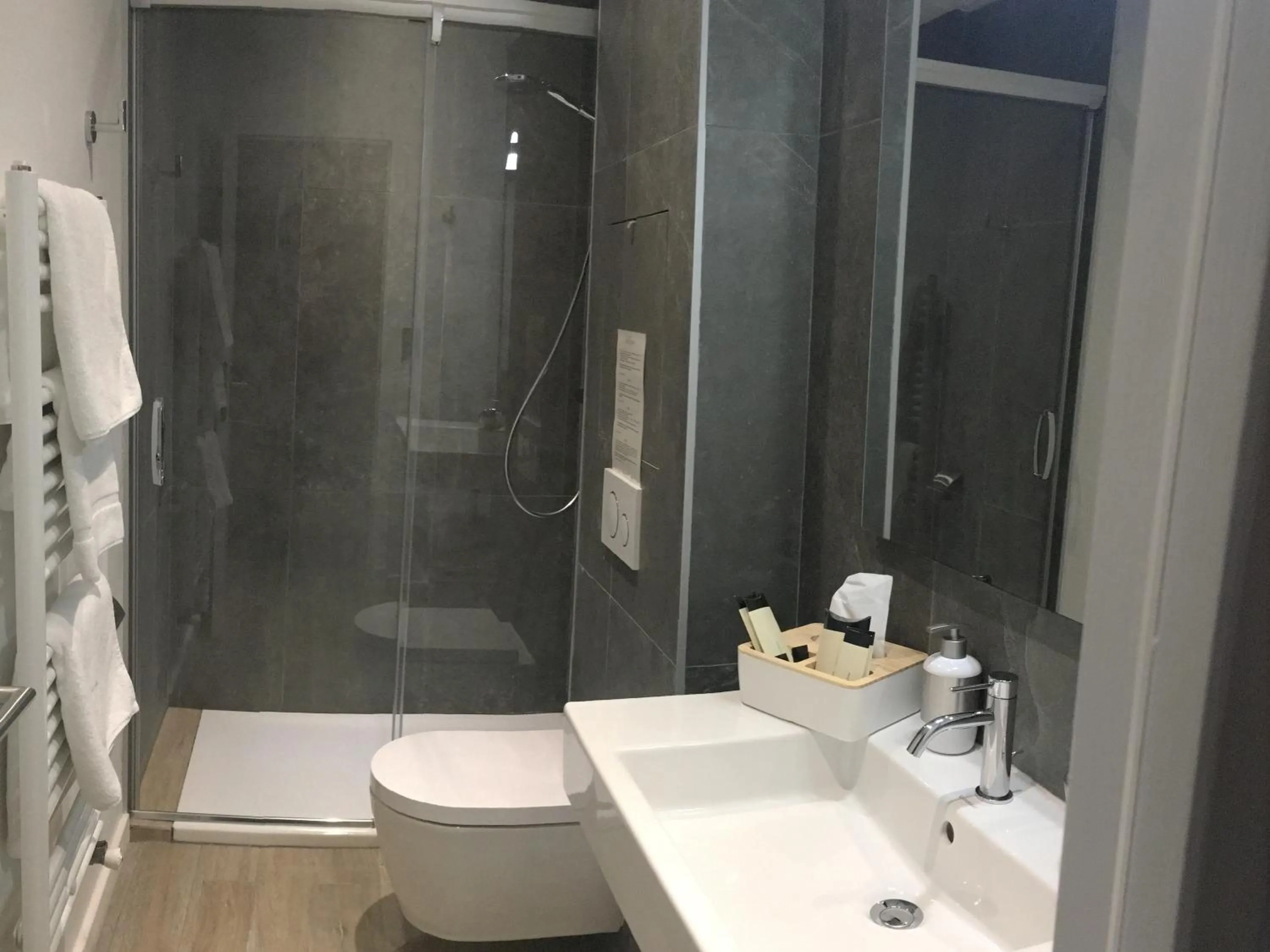 Bathroom in Auberge Quintessence