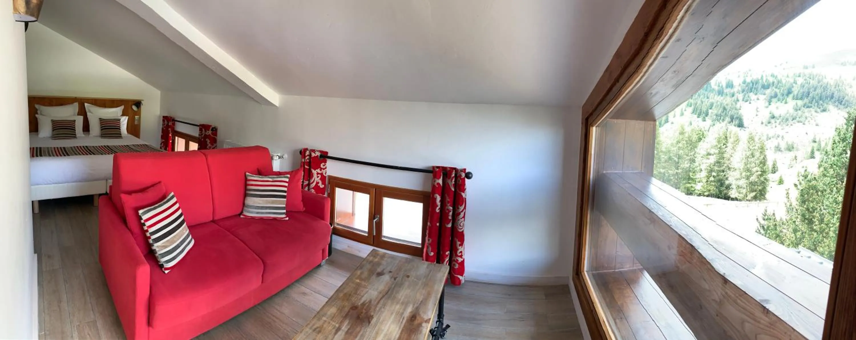 Mountain view, Bed in Auberge Quintessence