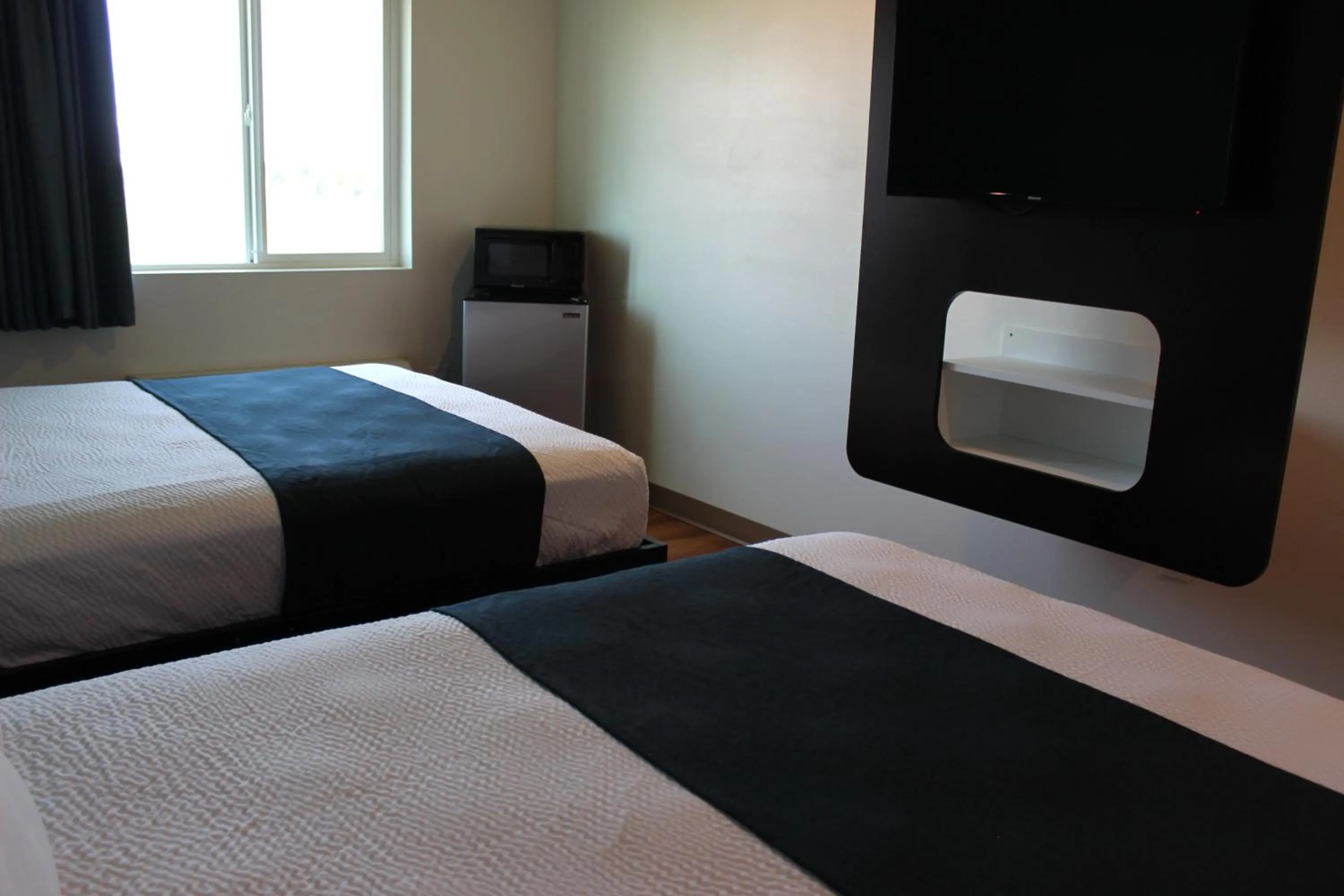 Bedroom, Bed in Motel 6 Rexburg, ID