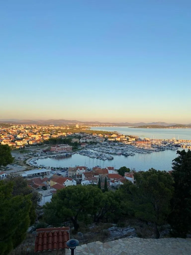 Apartment with Balcony in Mare i Kate Apartmani