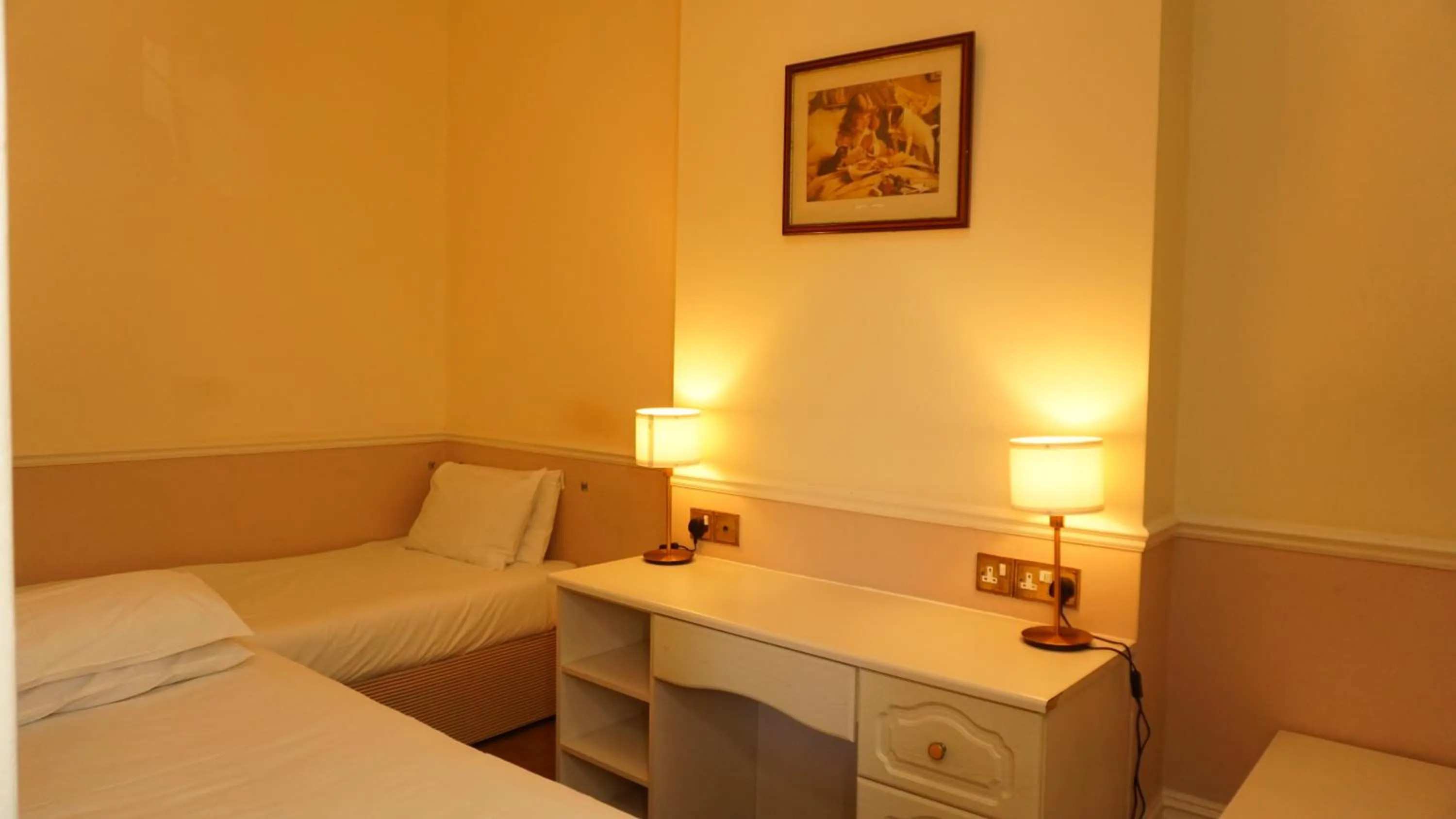 Bed in Albany, Brighton & Hove