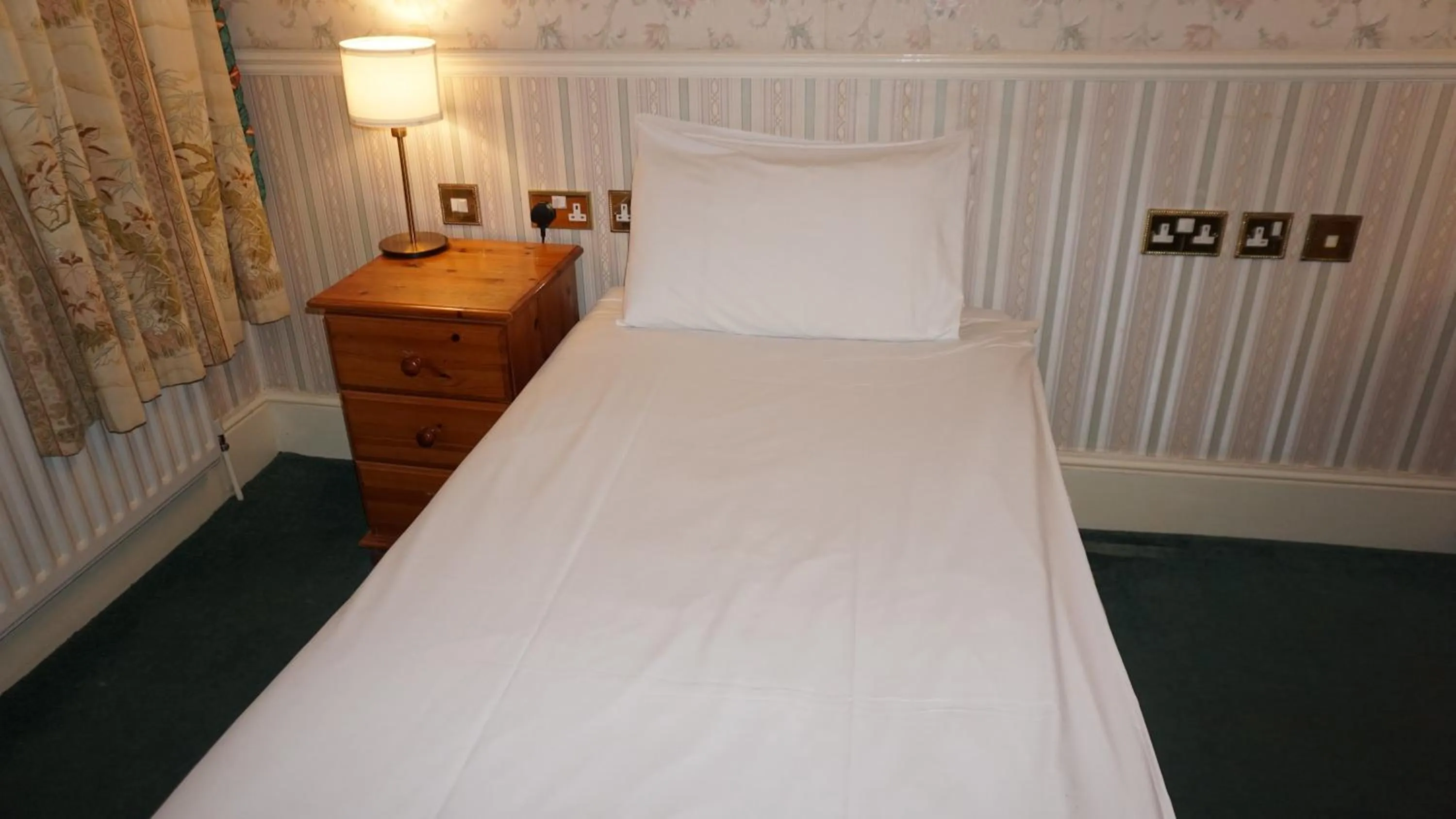 Bed in Albany, Brighton & Hove