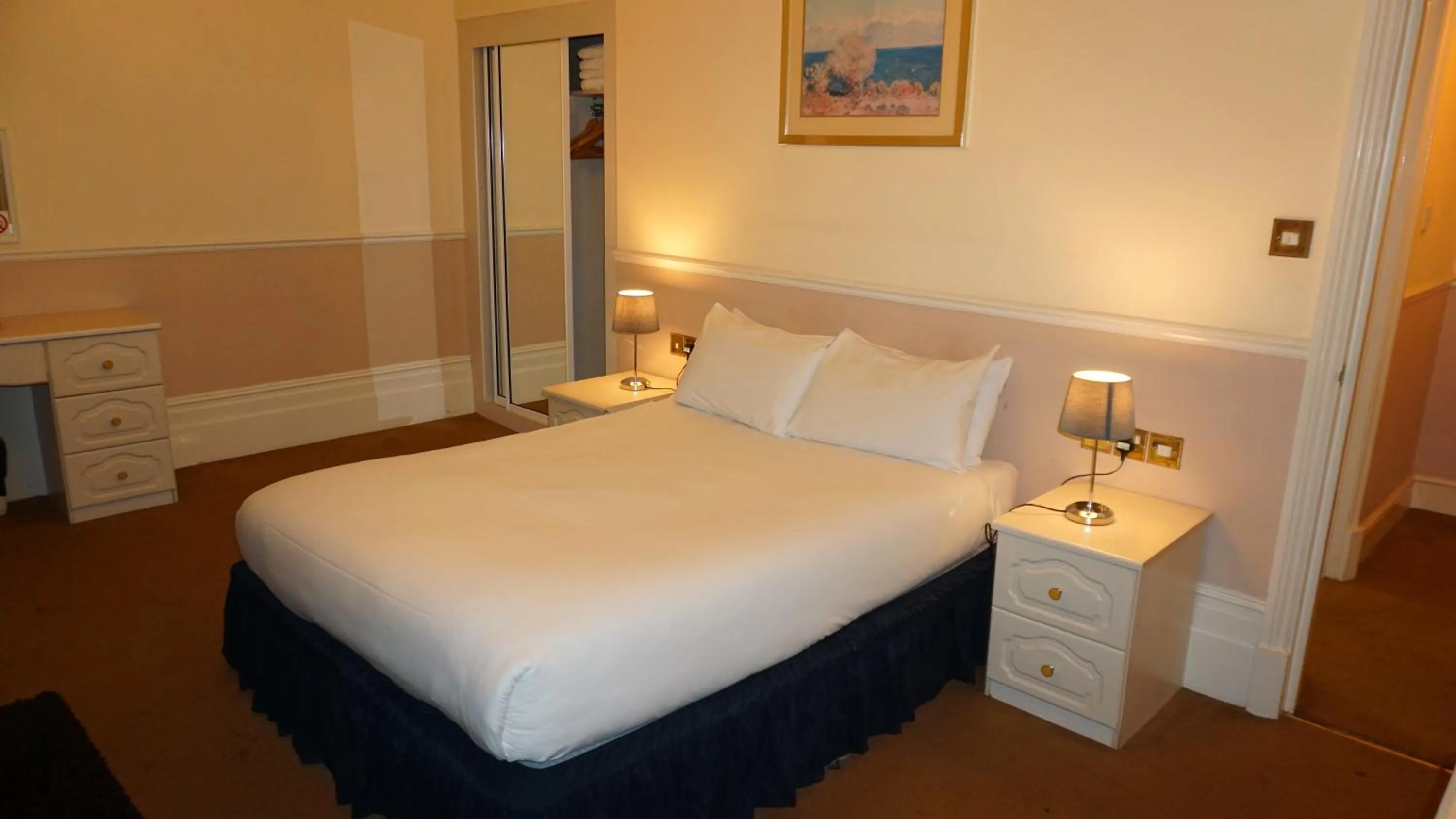 Bed in Albany, Brighton & Hove