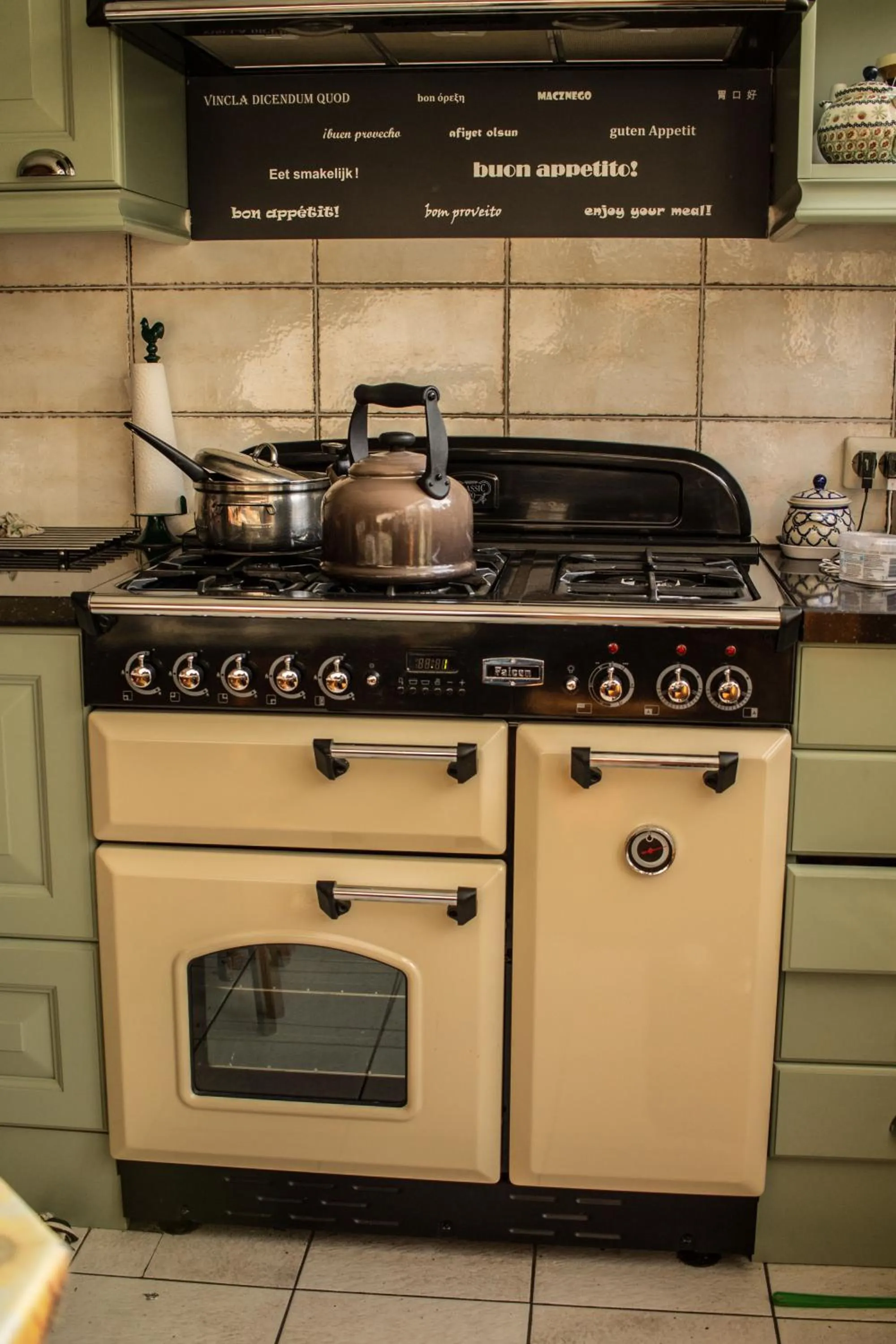 Restaurant/places to eat in B&B Aan het Park Eindhoven