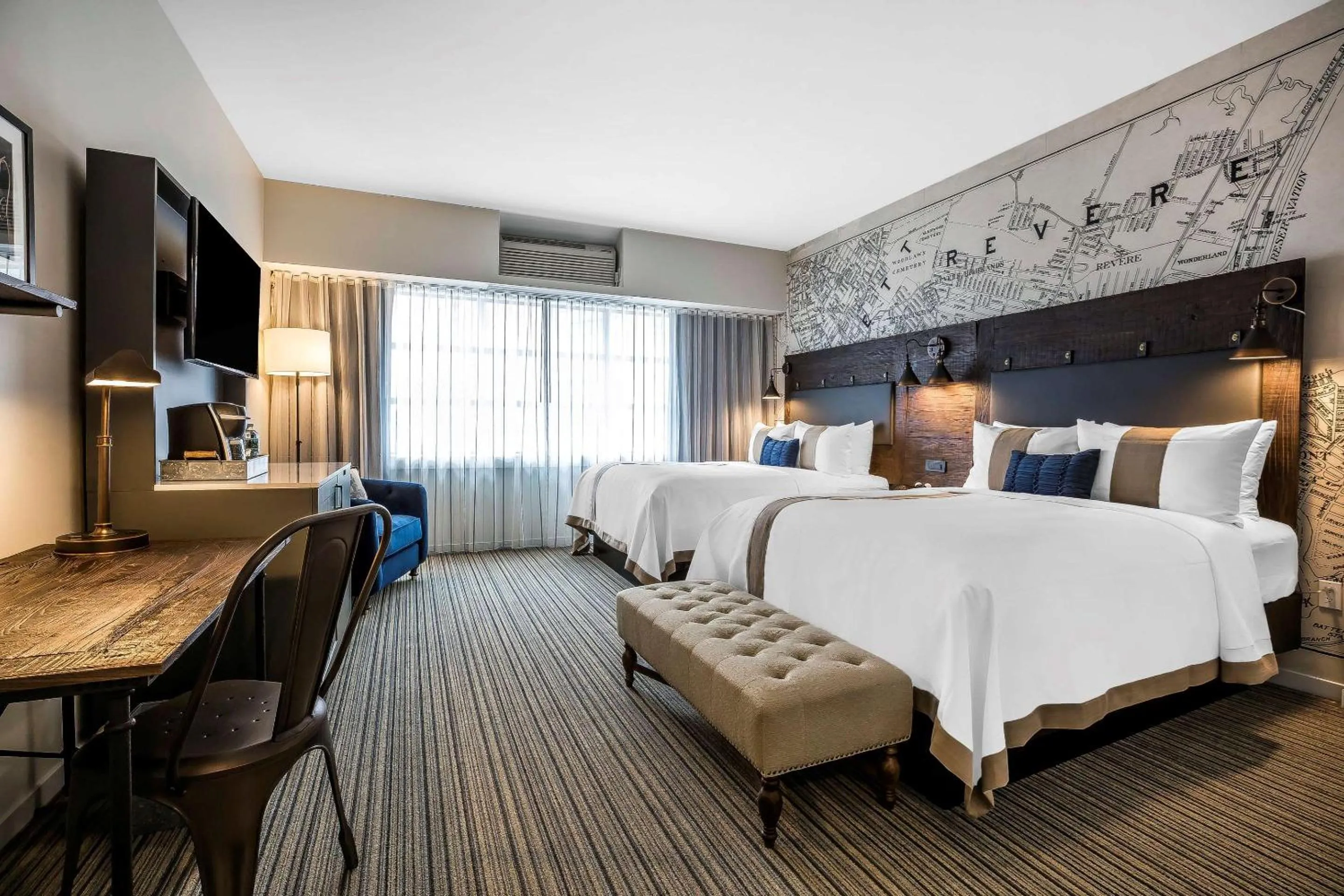 Bed in enVision Hotel Boston-Everett