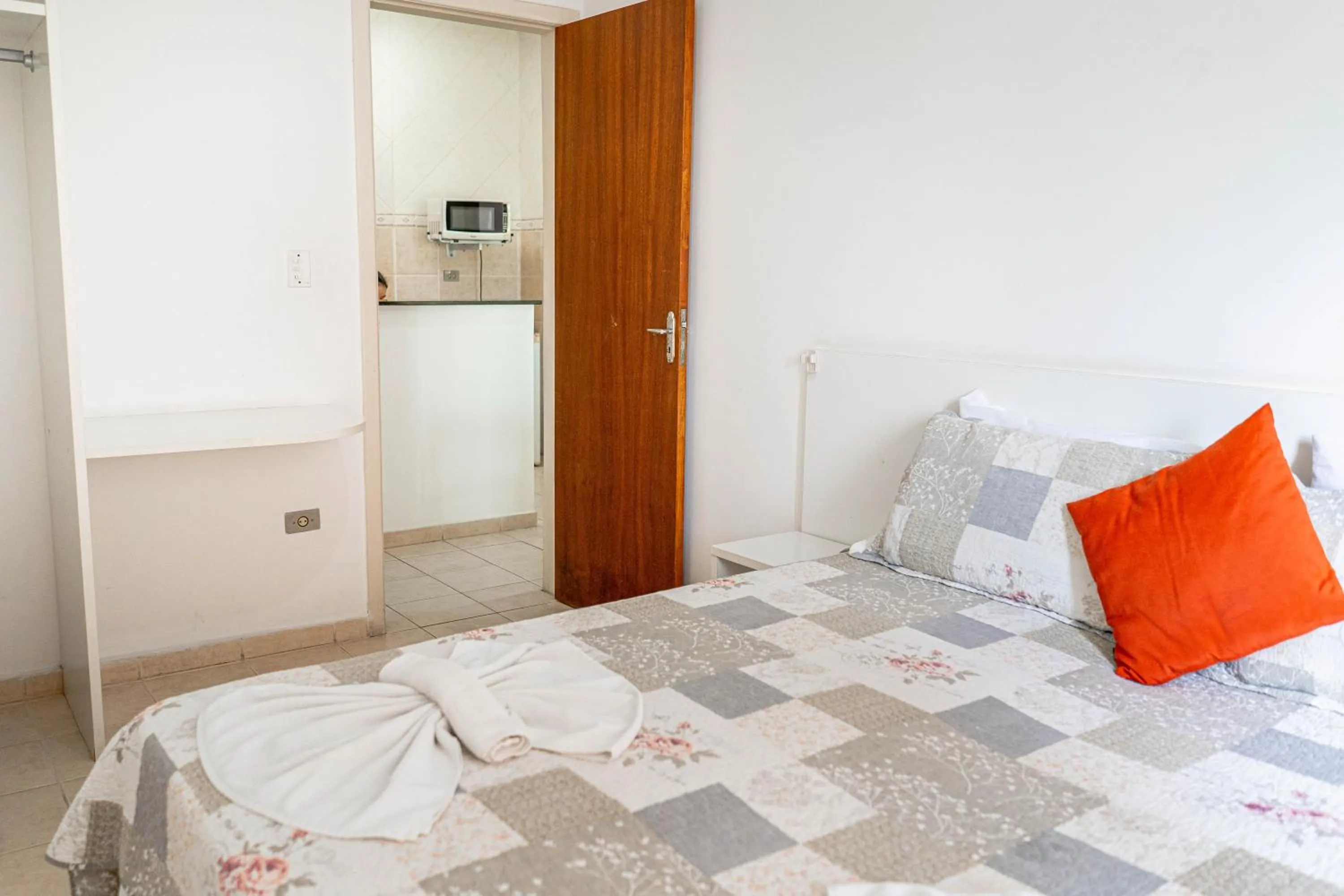 Bed in Bella Casa Flat Service