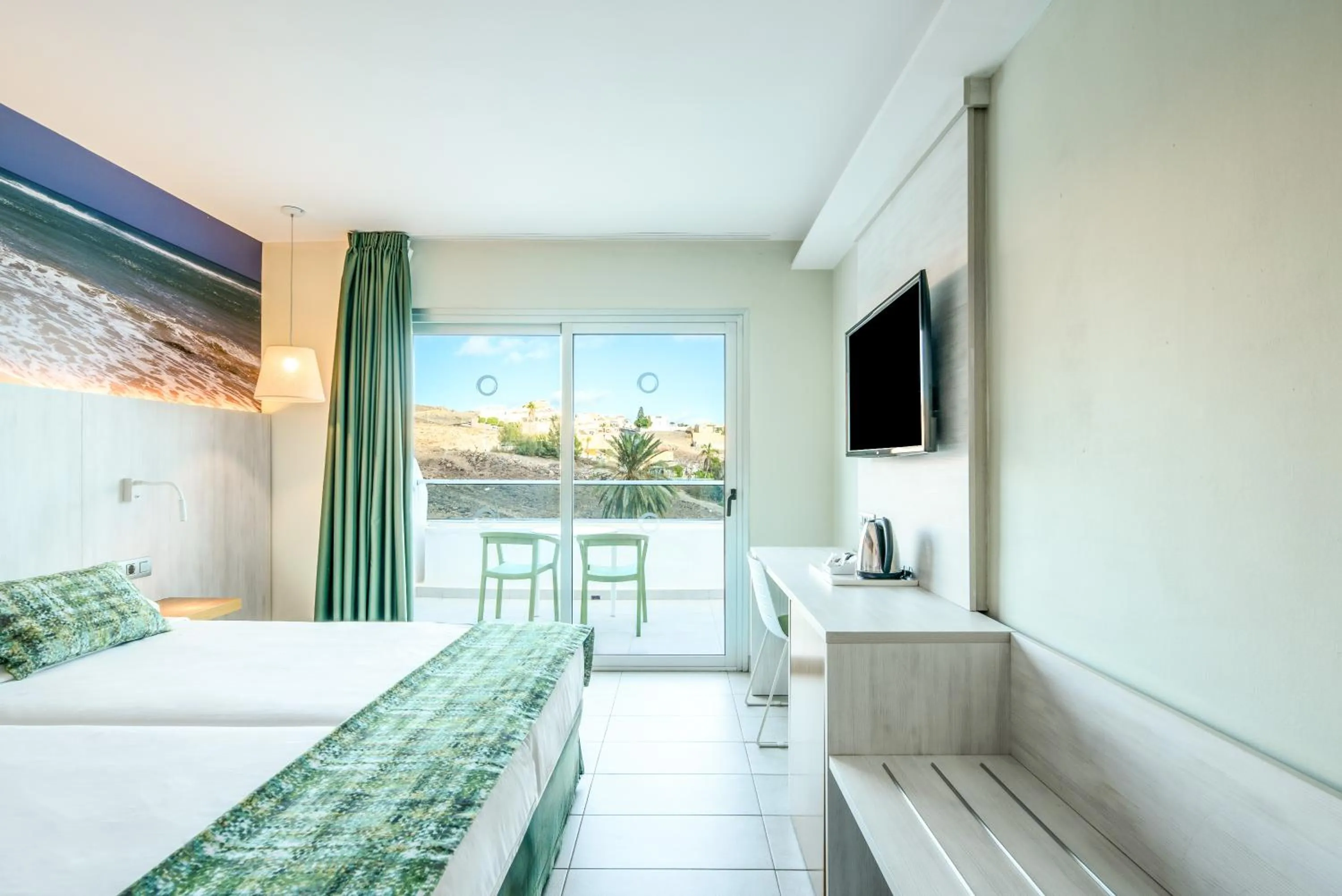 Photo of the whole room, Bed in FERGUS Cactus Garden