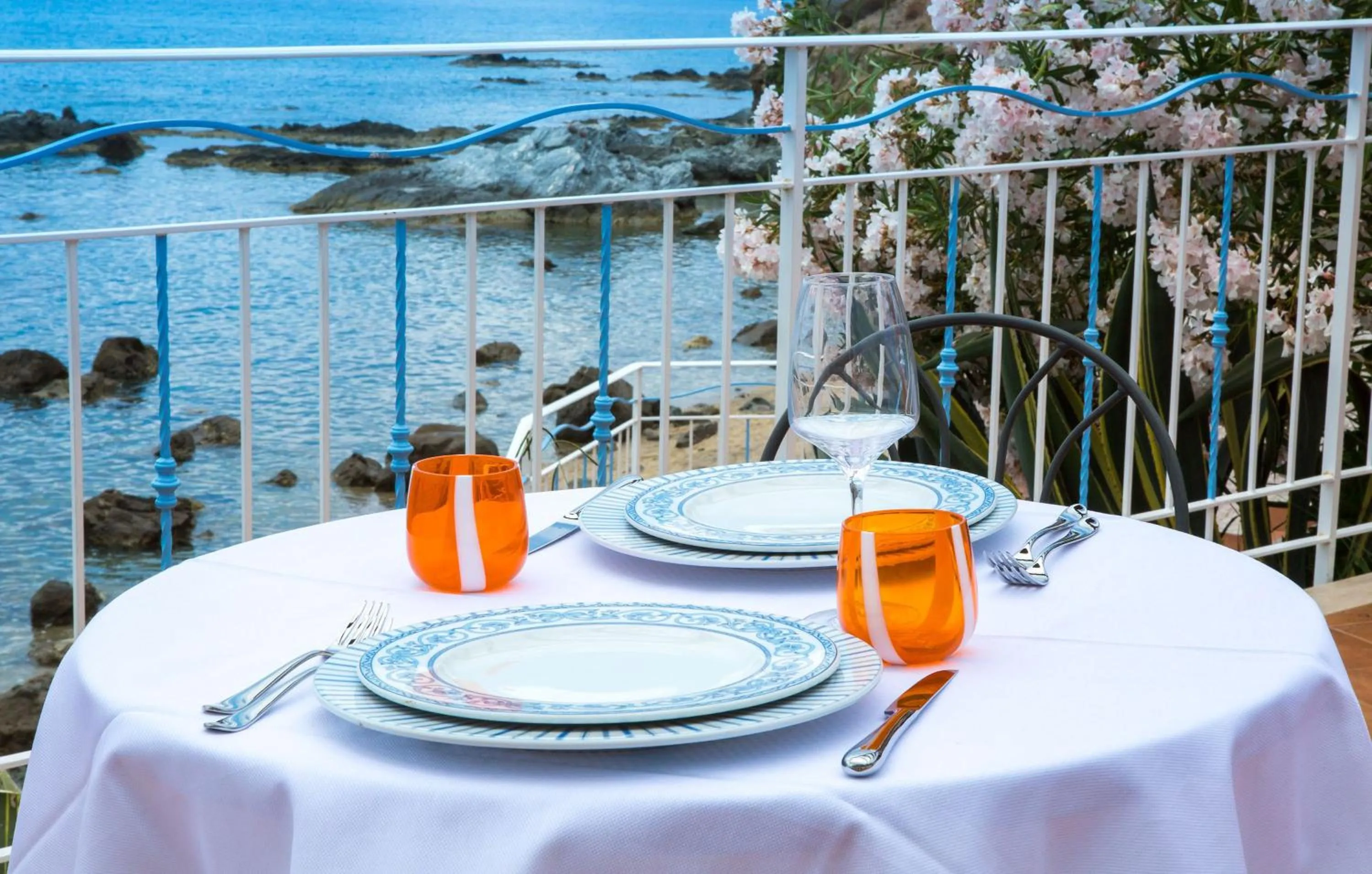 Restaurant/places to eat in Hotel Ferretti