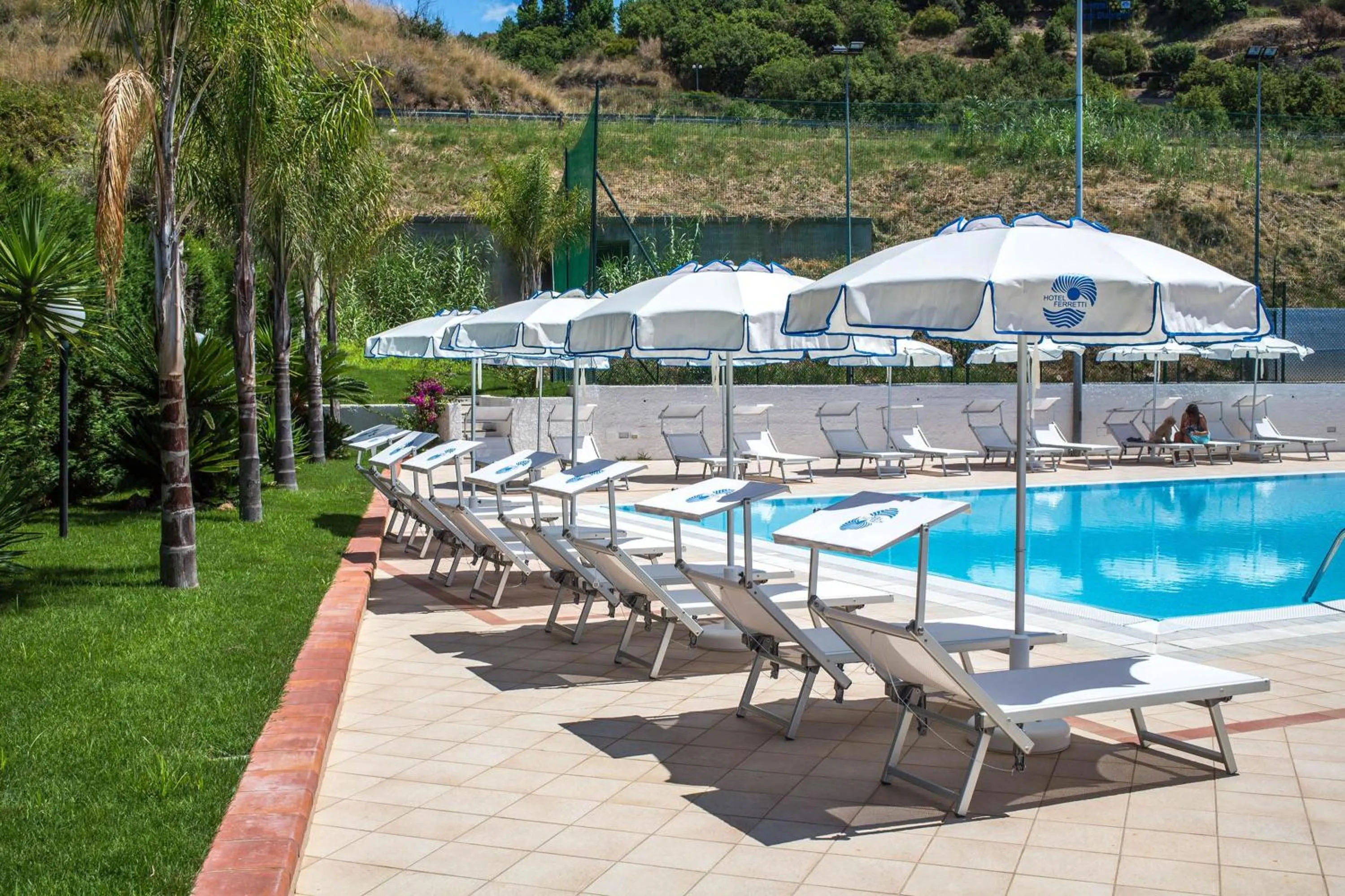 Swimming pool in Hotel Ferretti