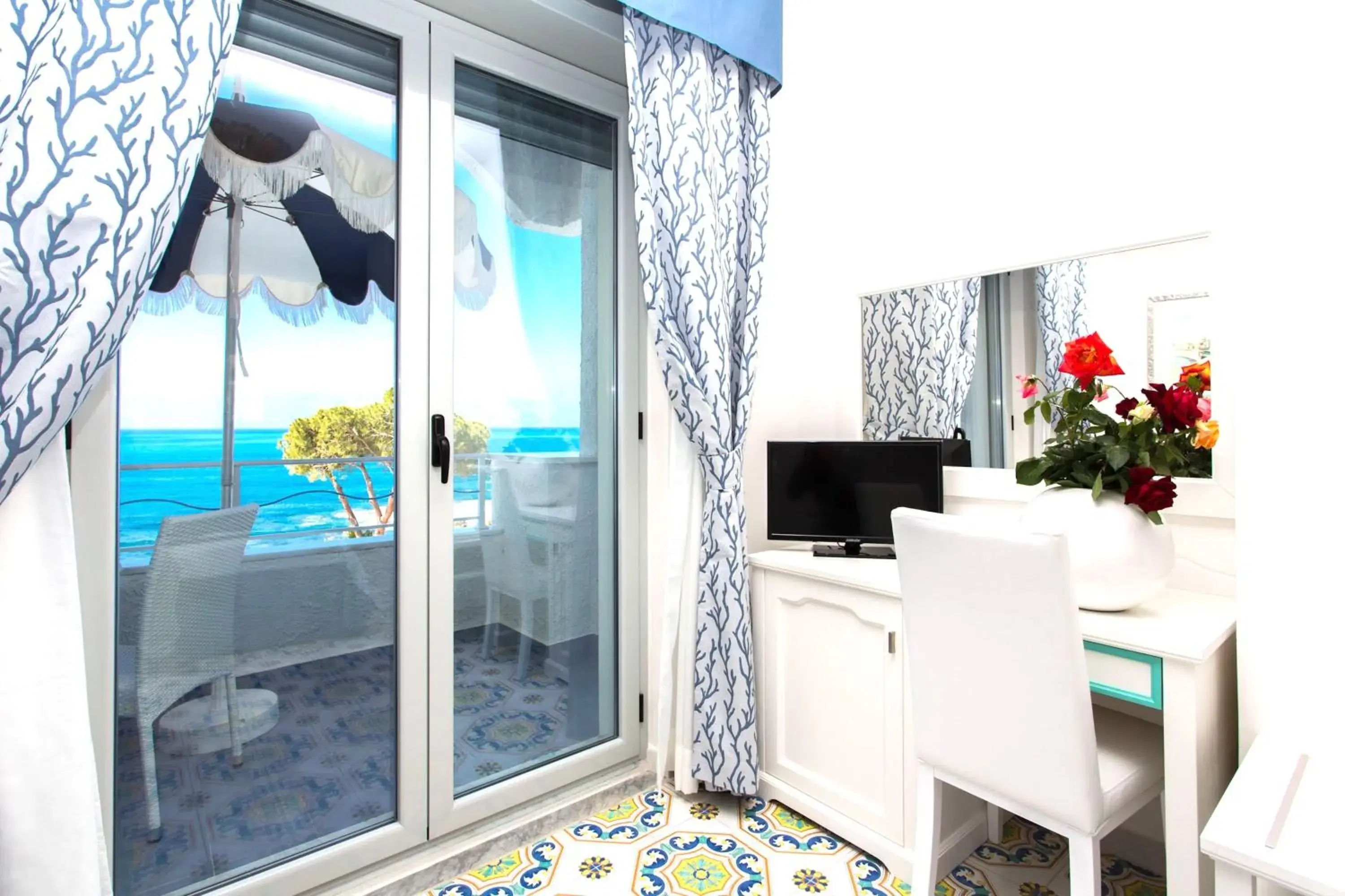 Comfort Double Room with Sea View in Hotel Ferretti Comfort Double Room with Sea View in Hotel Ferretti