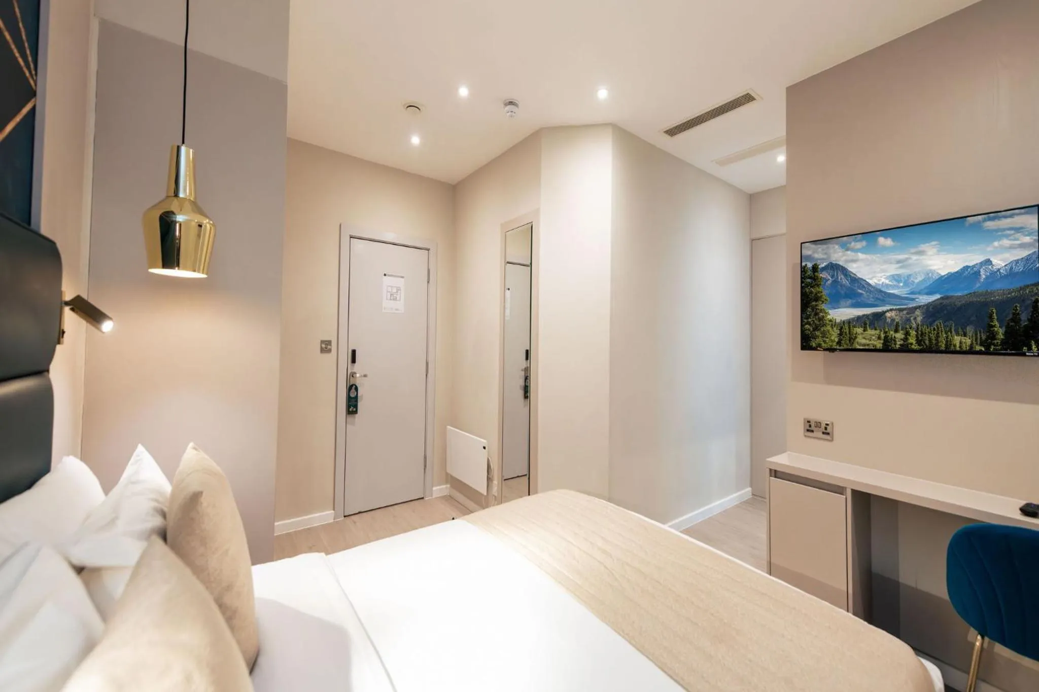 TV and multimedia, Bed in NOX Golders Green