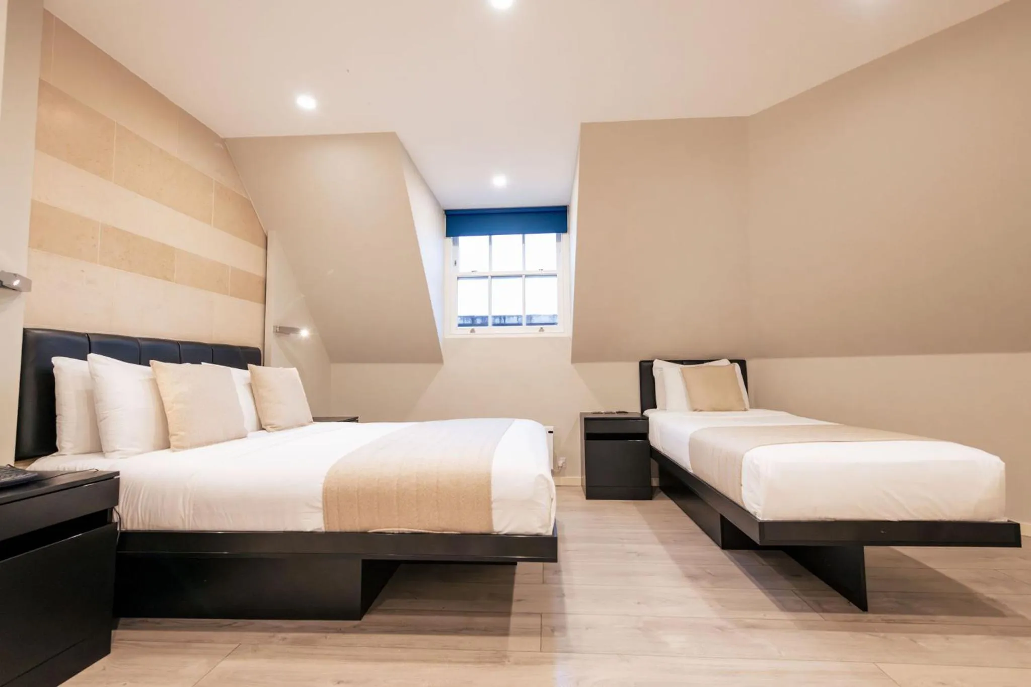 Bedroom, Bed in NOX Golders Green