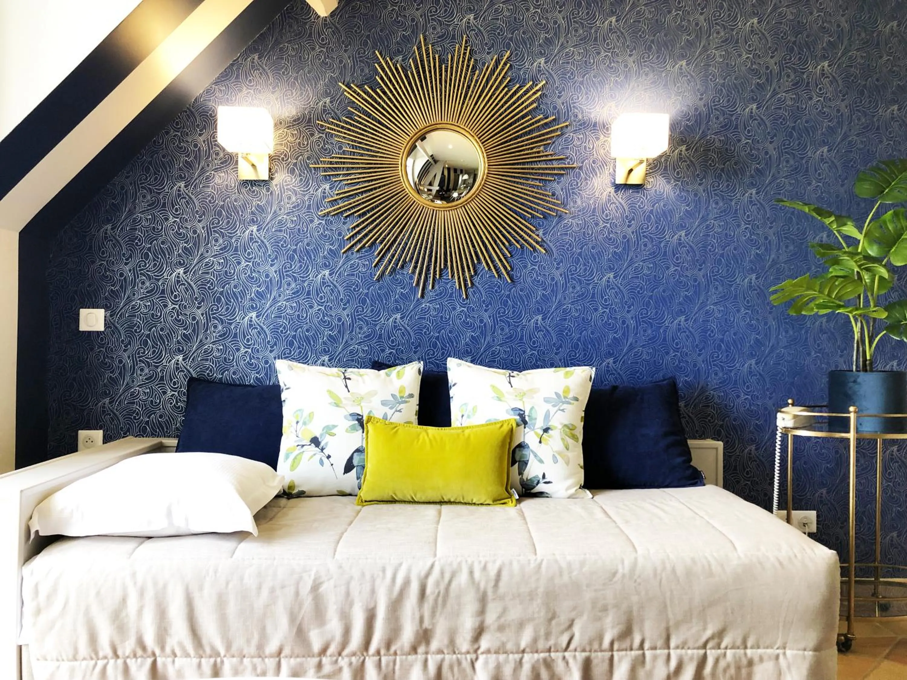 Bed in Hotel Les Suites - Domaine de Crécy