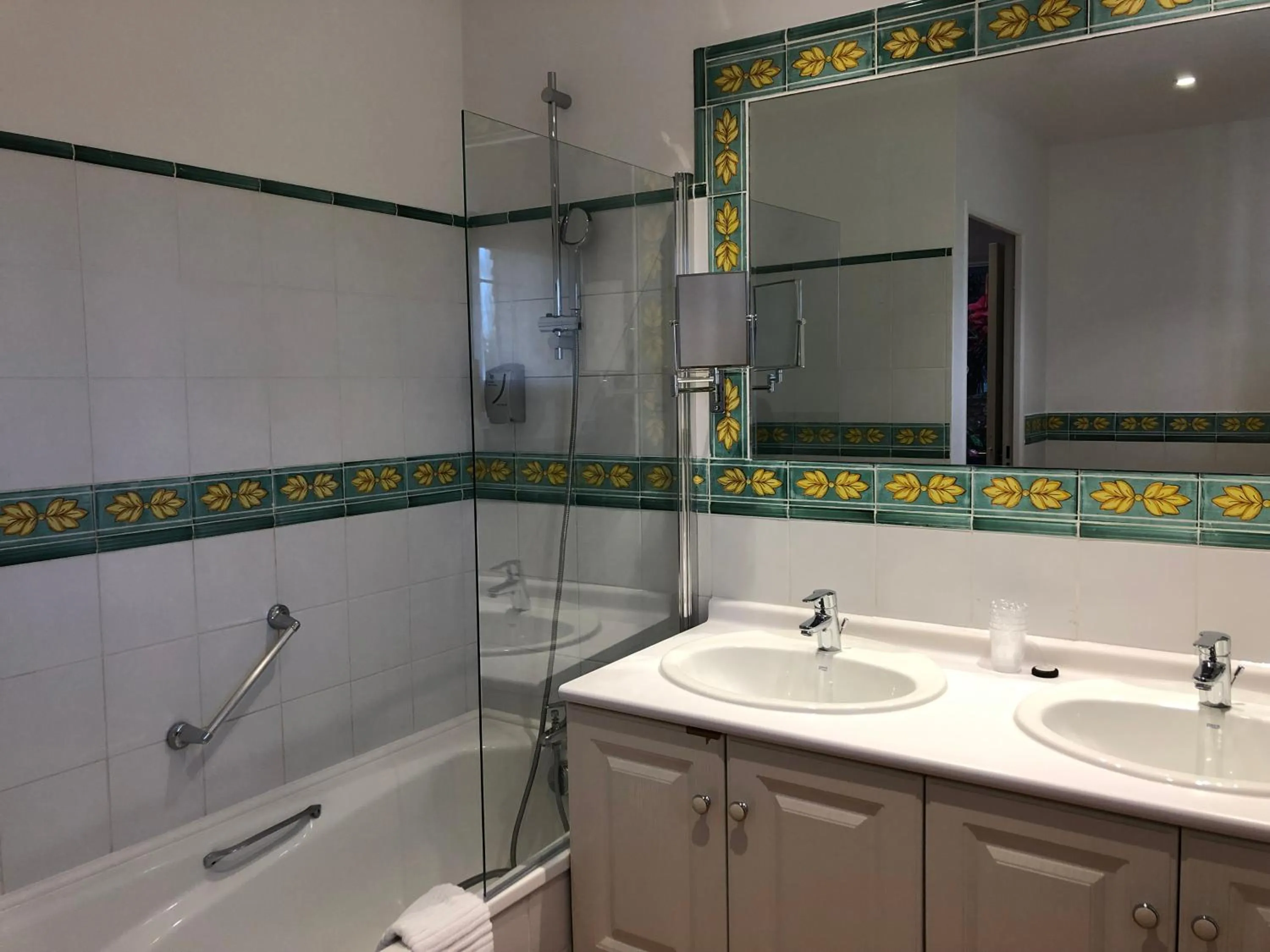 Bathroom in Hotel Les Suites - Domaine de Crécy