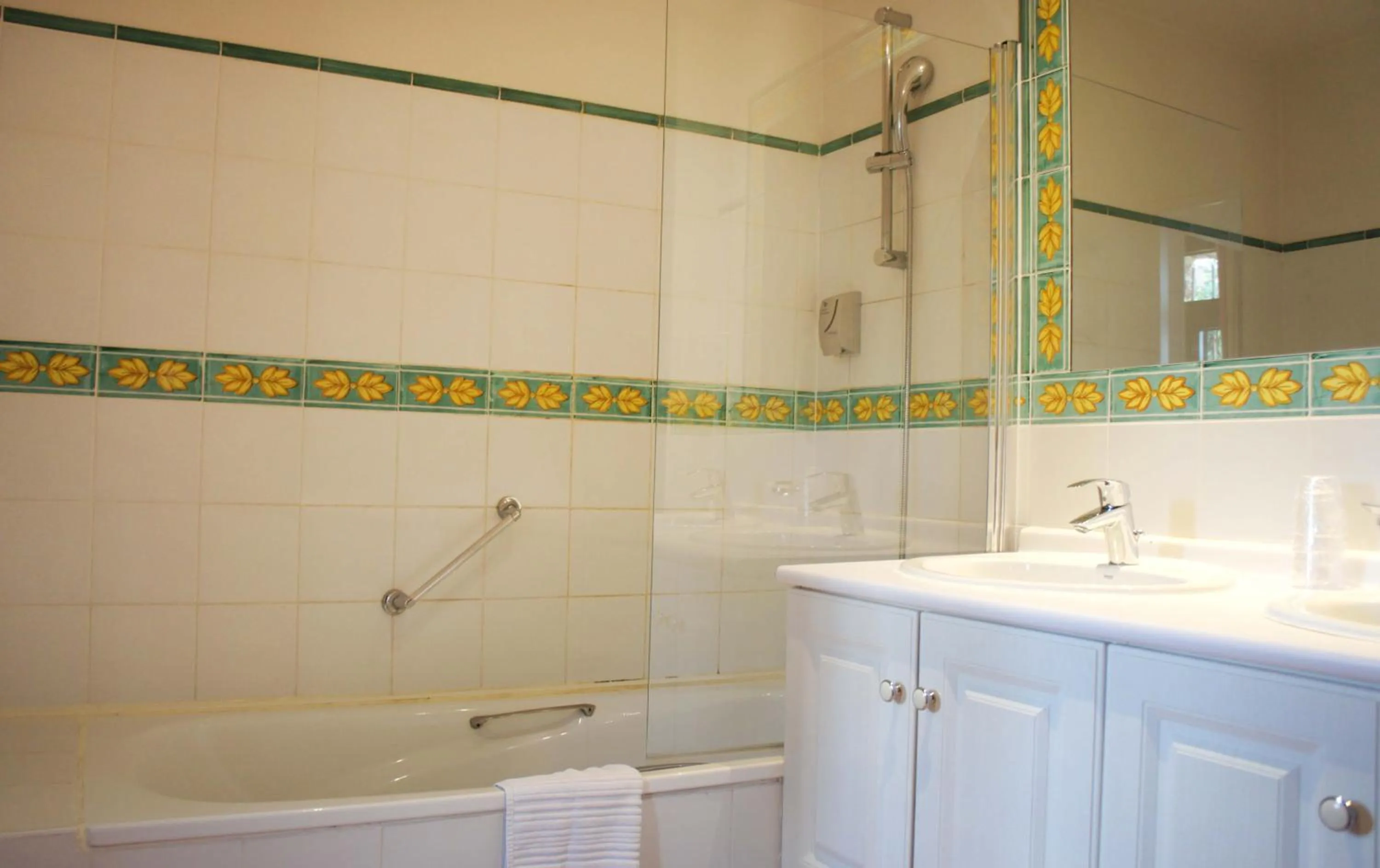 Bathroom in Hotel Les Suites - Domaine de Crécy