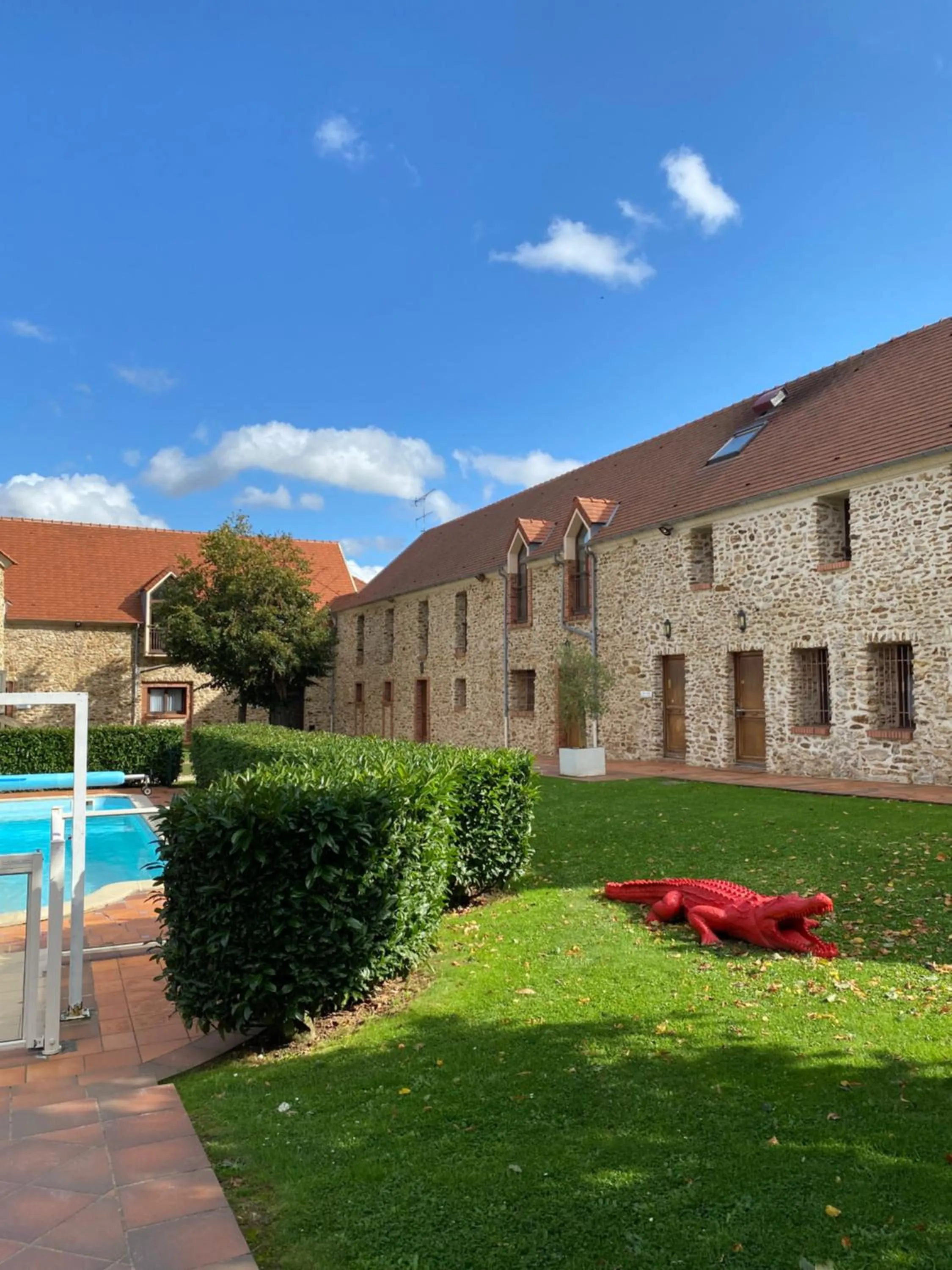 Property building in Hotel Les Suites - Domaine de Crécy