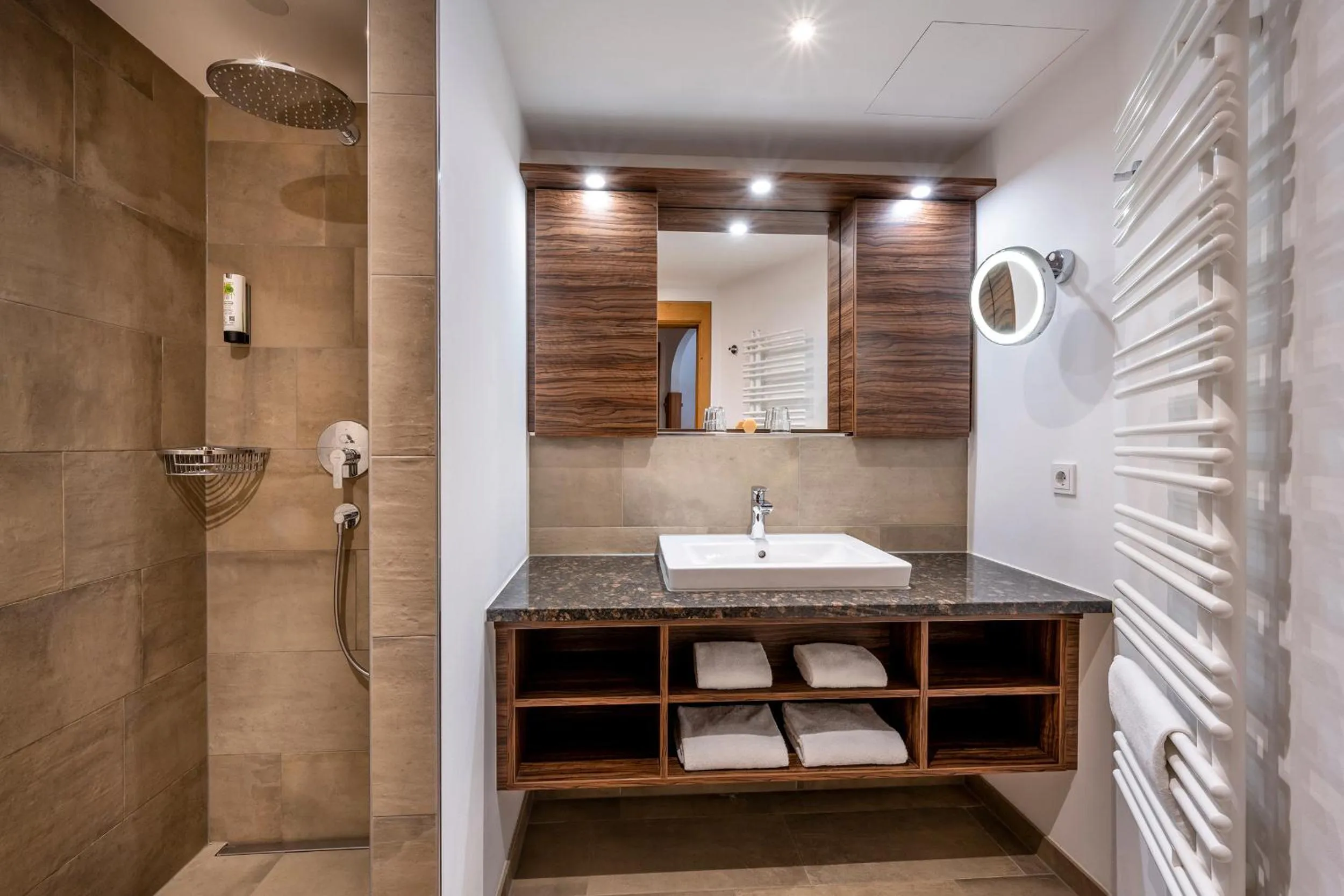 Shower in Hotel am Haslinger Hof