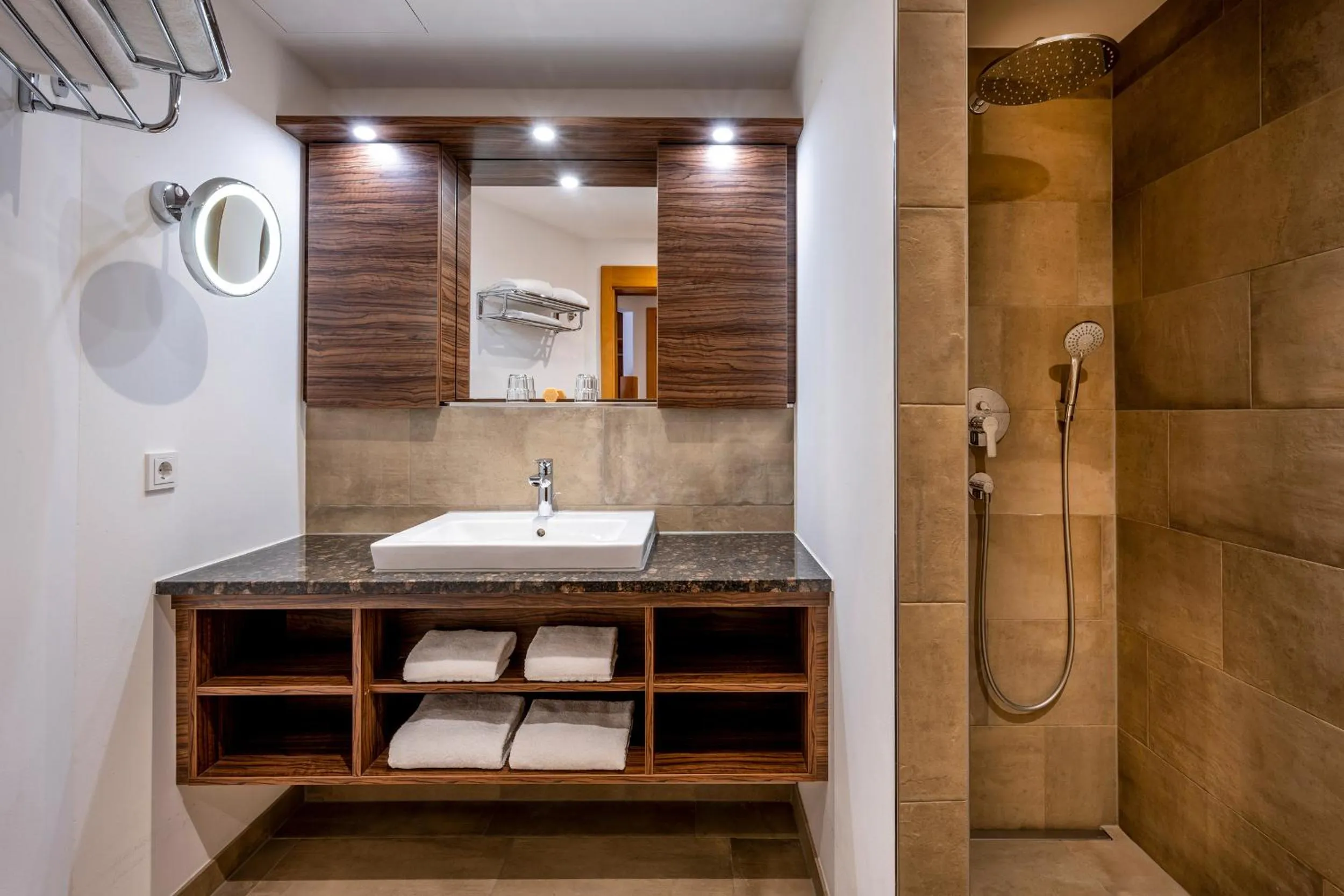 Shower in Hotel am Haslinger Hof