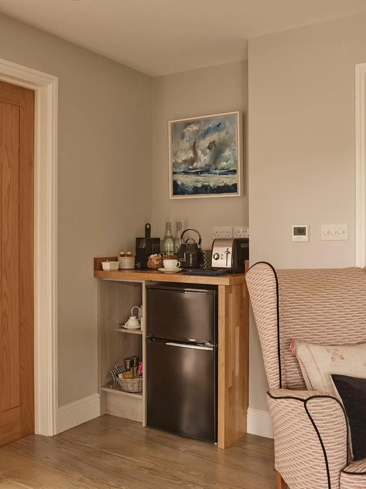 Breakfast in Cliff Farmhouse B&B Suites