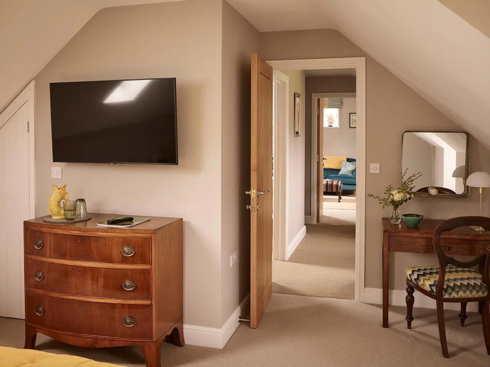 TV and multimedia, Bed in Cliff Farmhouse B&B Suites