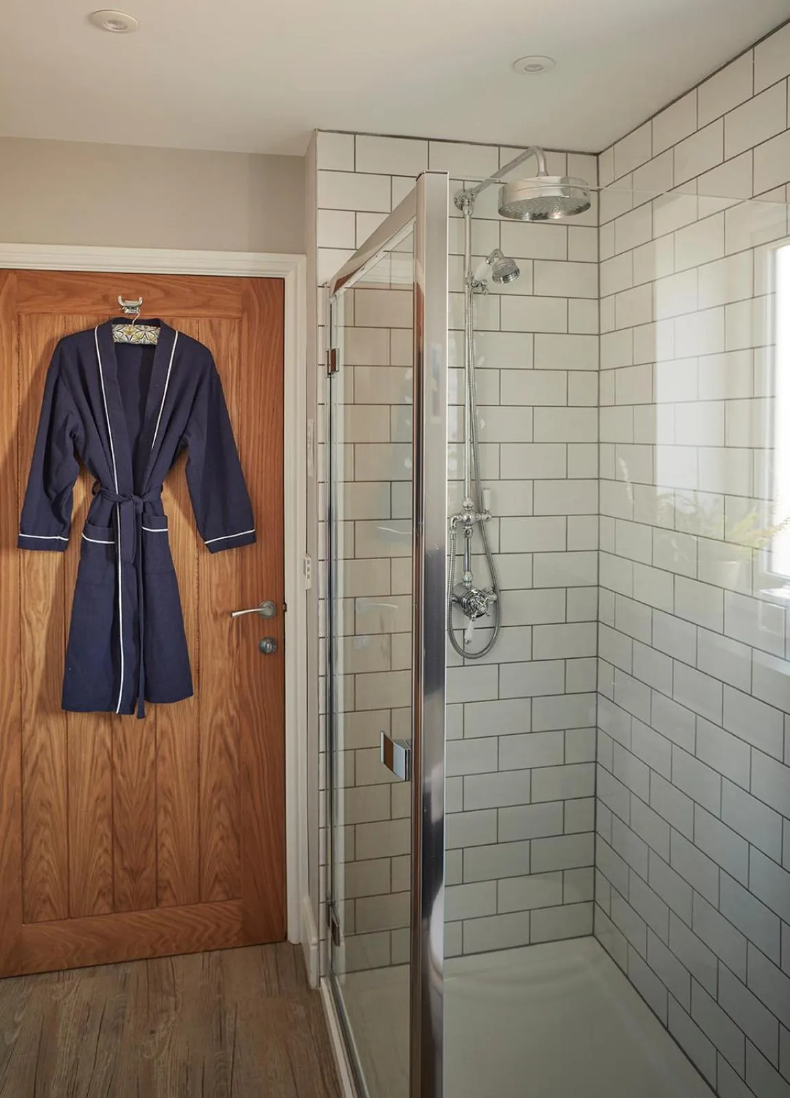 Shower in Cliff Farmhouse B&B Suites