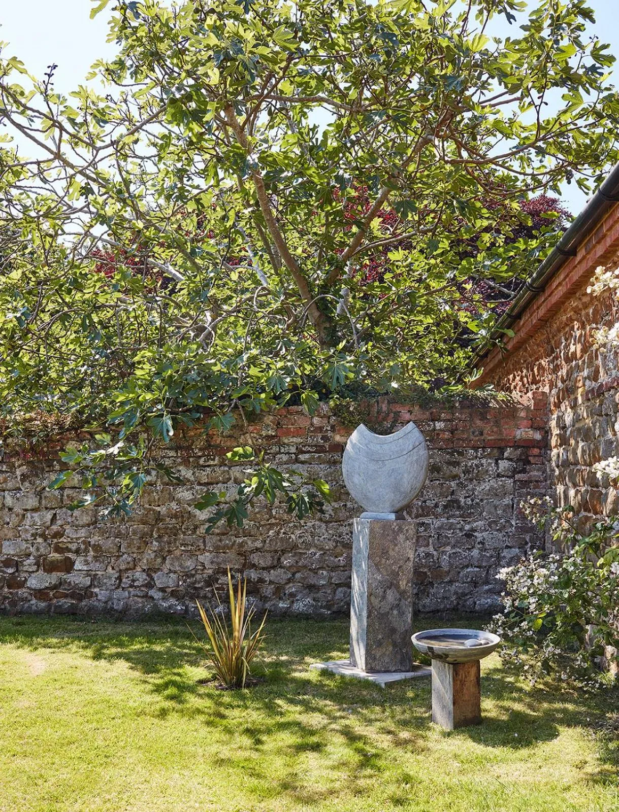 Garden in Cliff Farmhouse B&B Suites