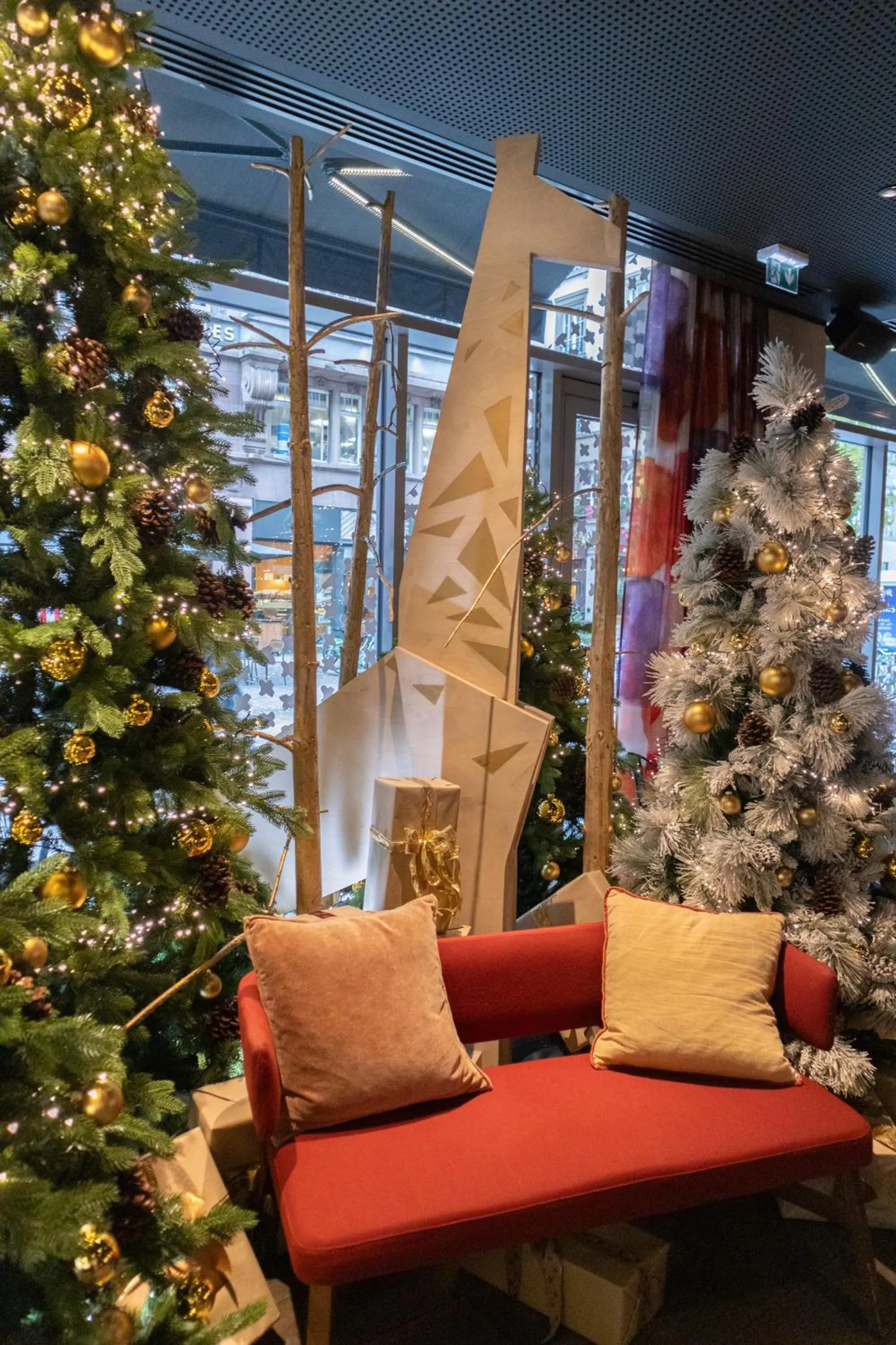 Decorative detail in BOMA easy living hotel