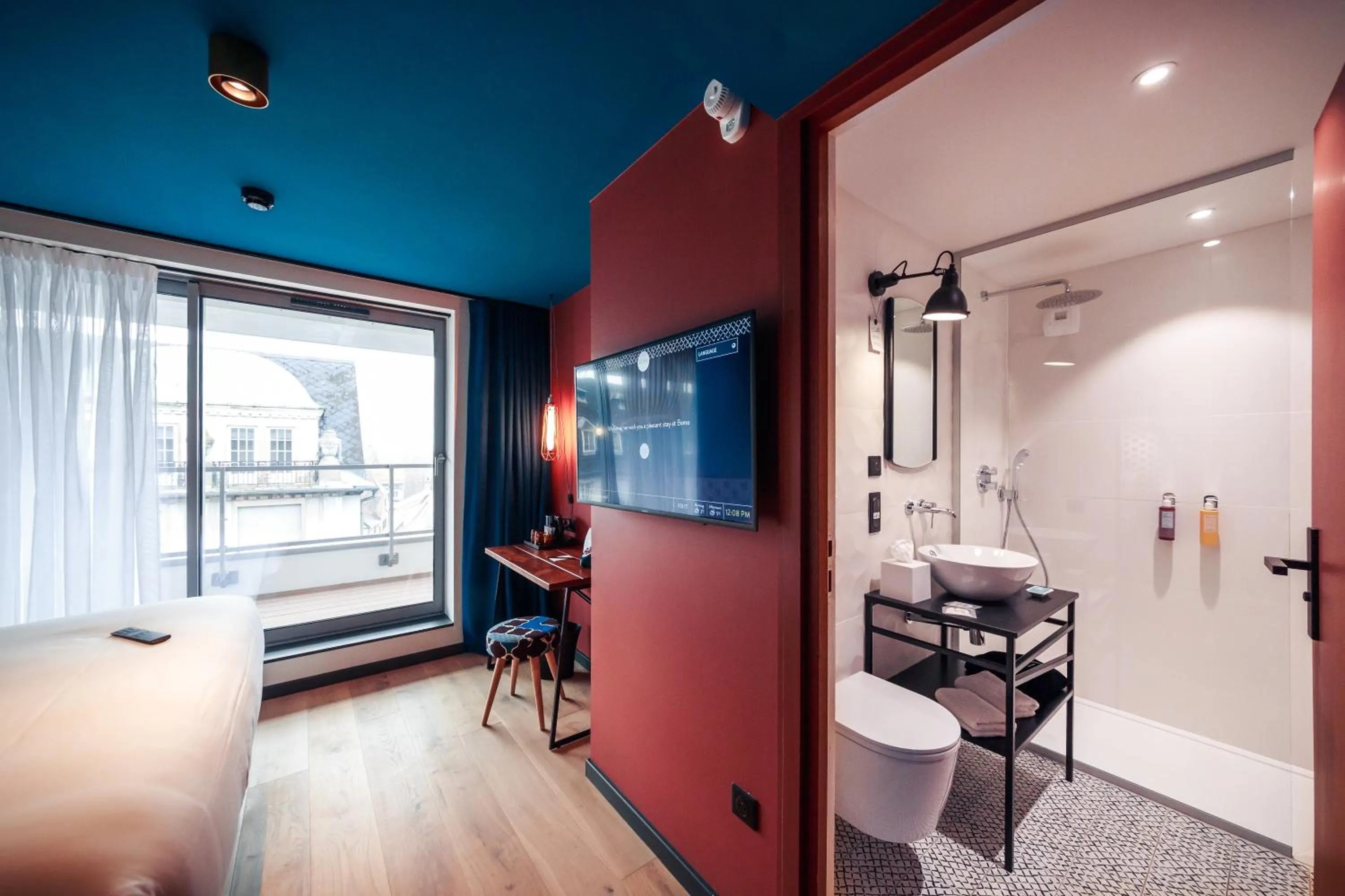 TV and multimedia in BOMA easy living hotel