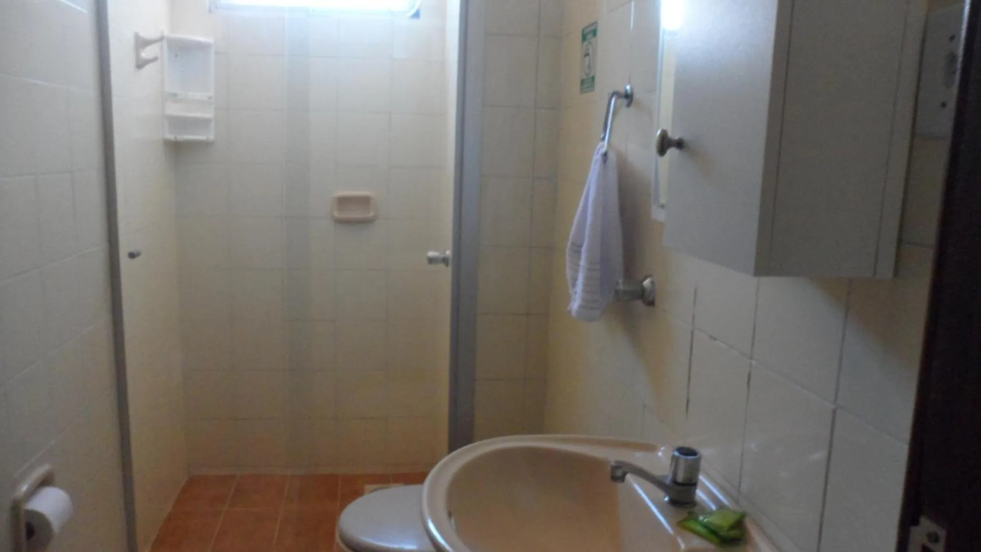 Shower in Apart Hotel La Cabana